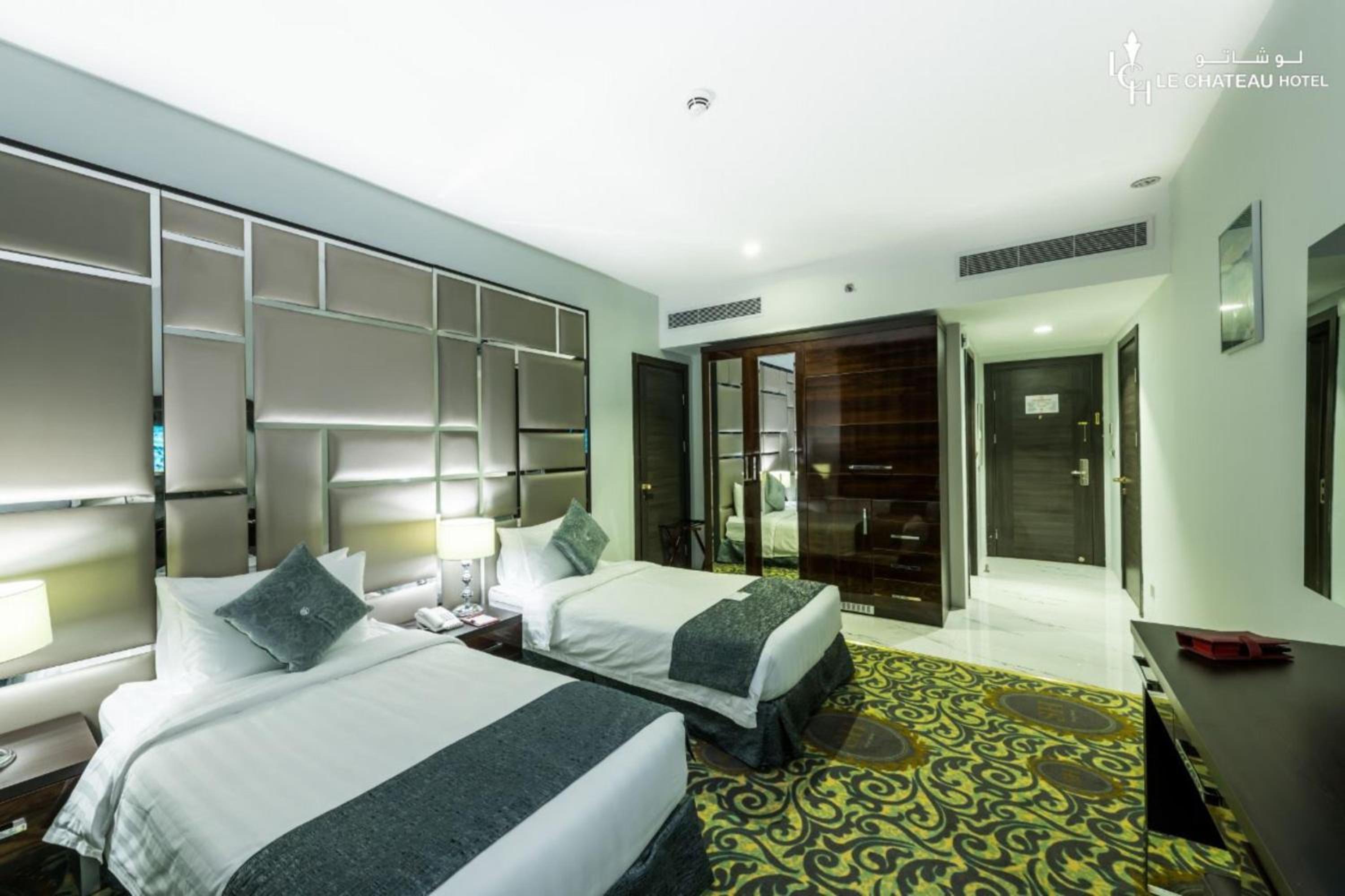 Executive Suite - Photo 3