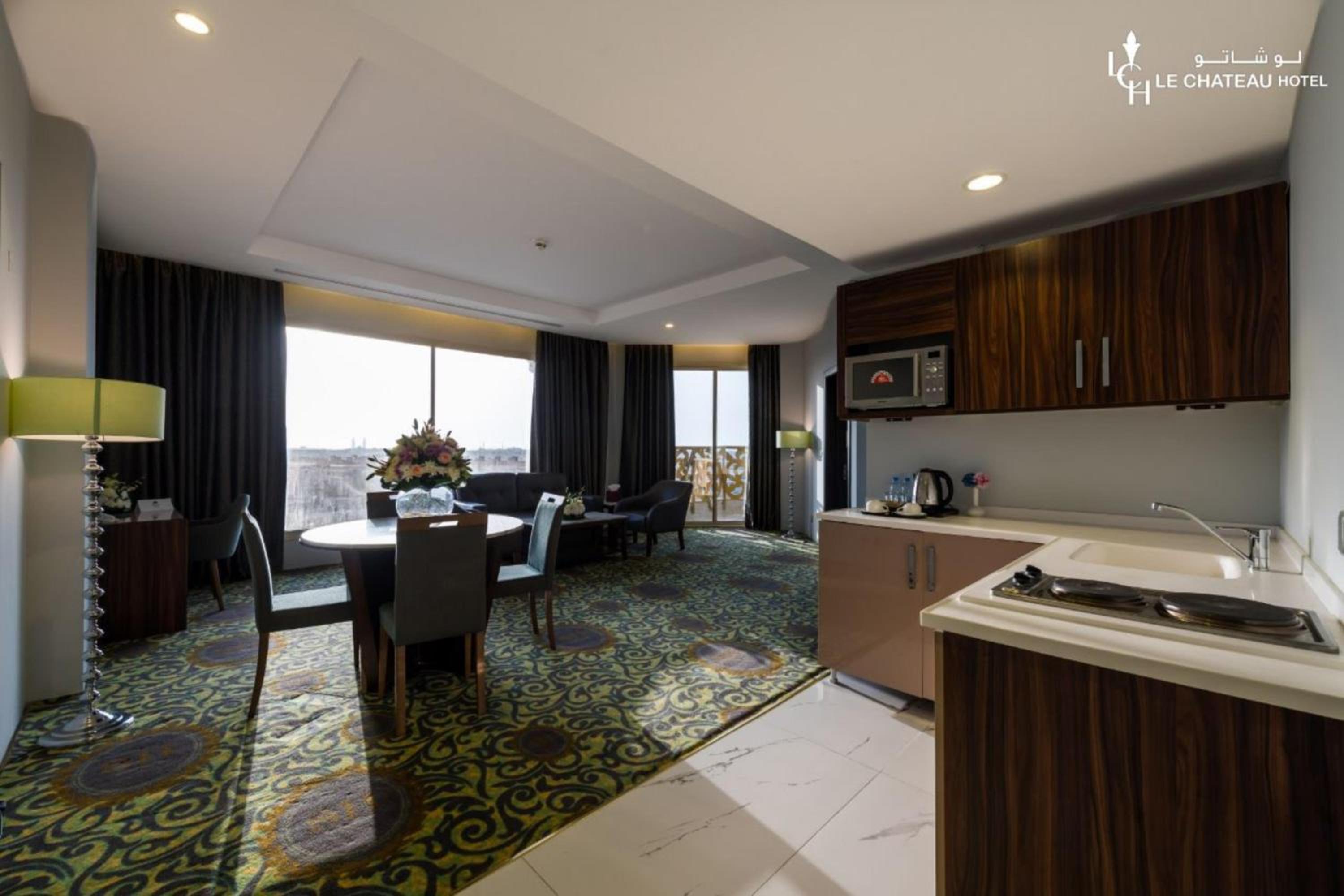 Suite with City View - Photo 2