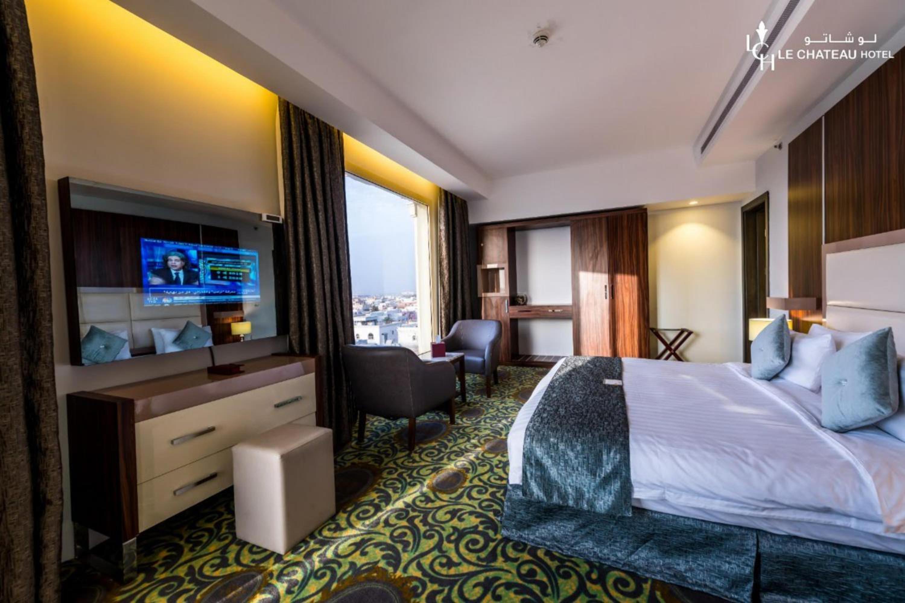Suite with City View - Photo 3