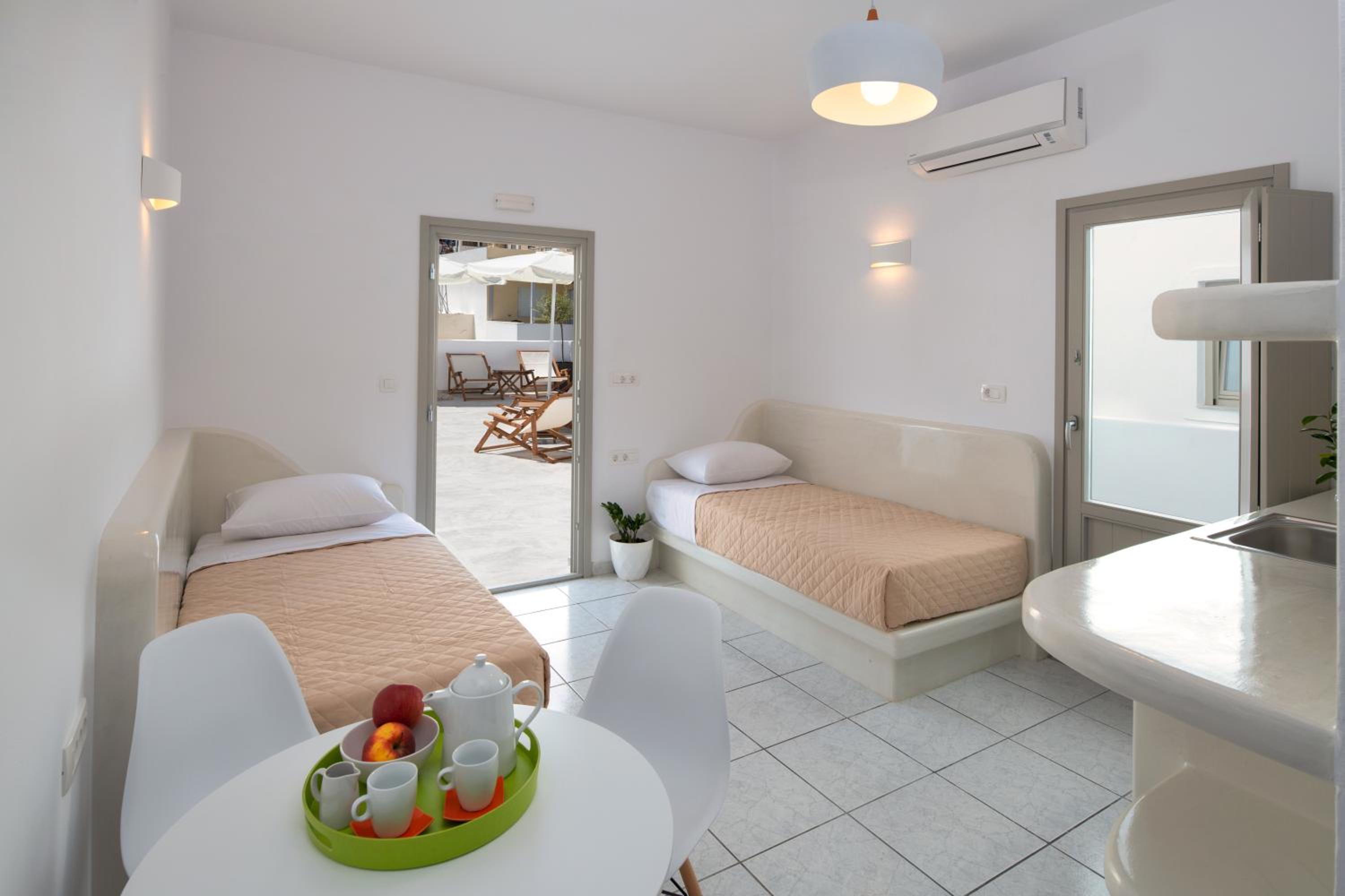 Superior Suite - Photo 9