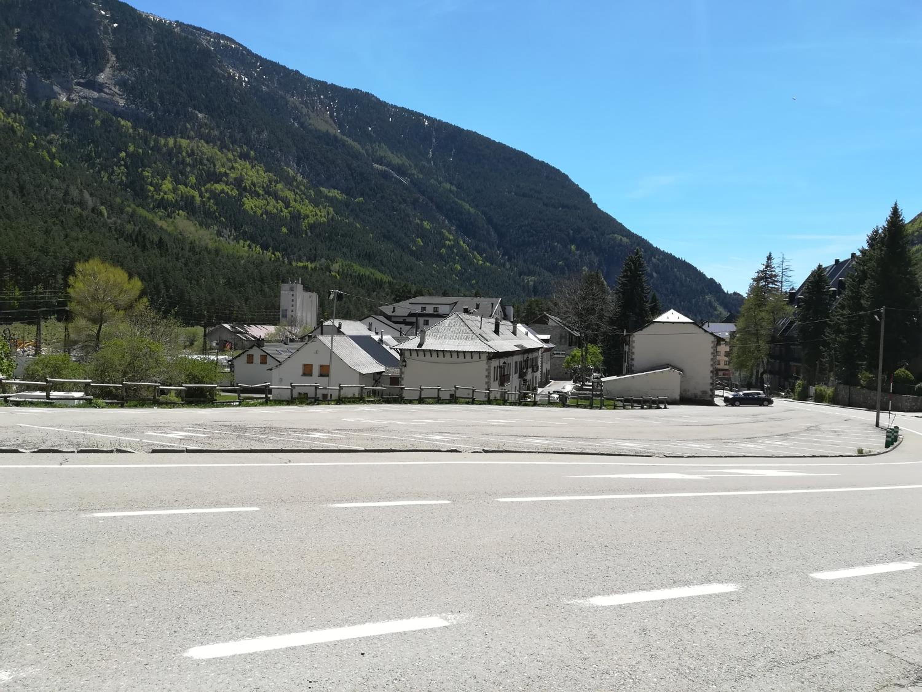 Apartment with Mountain View - Photo 47