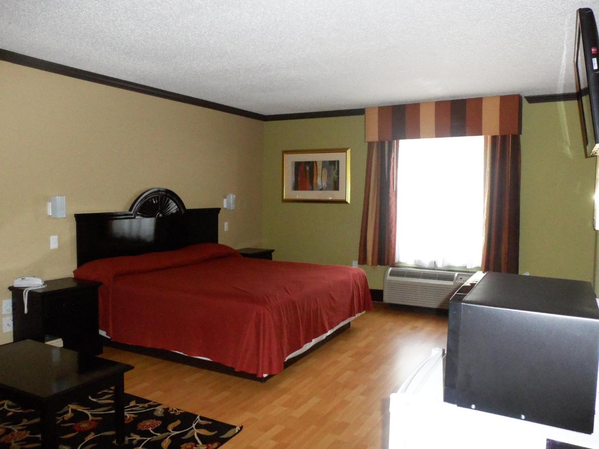 Deluxe King Suite - Photo 16