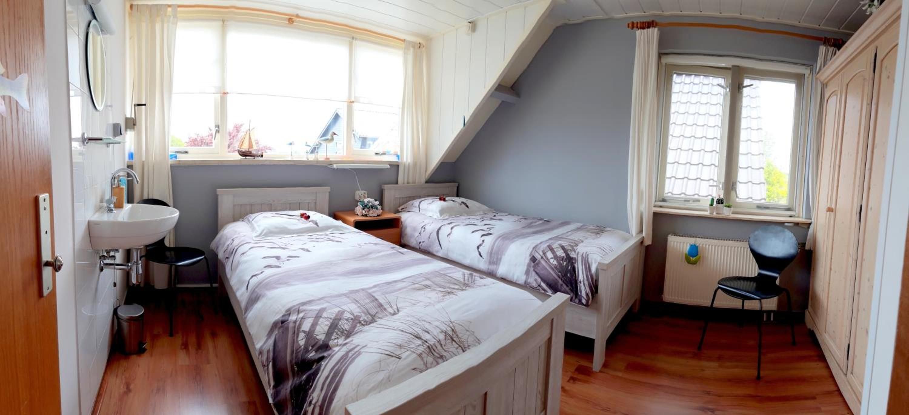 Budget Double Room - Photo 8