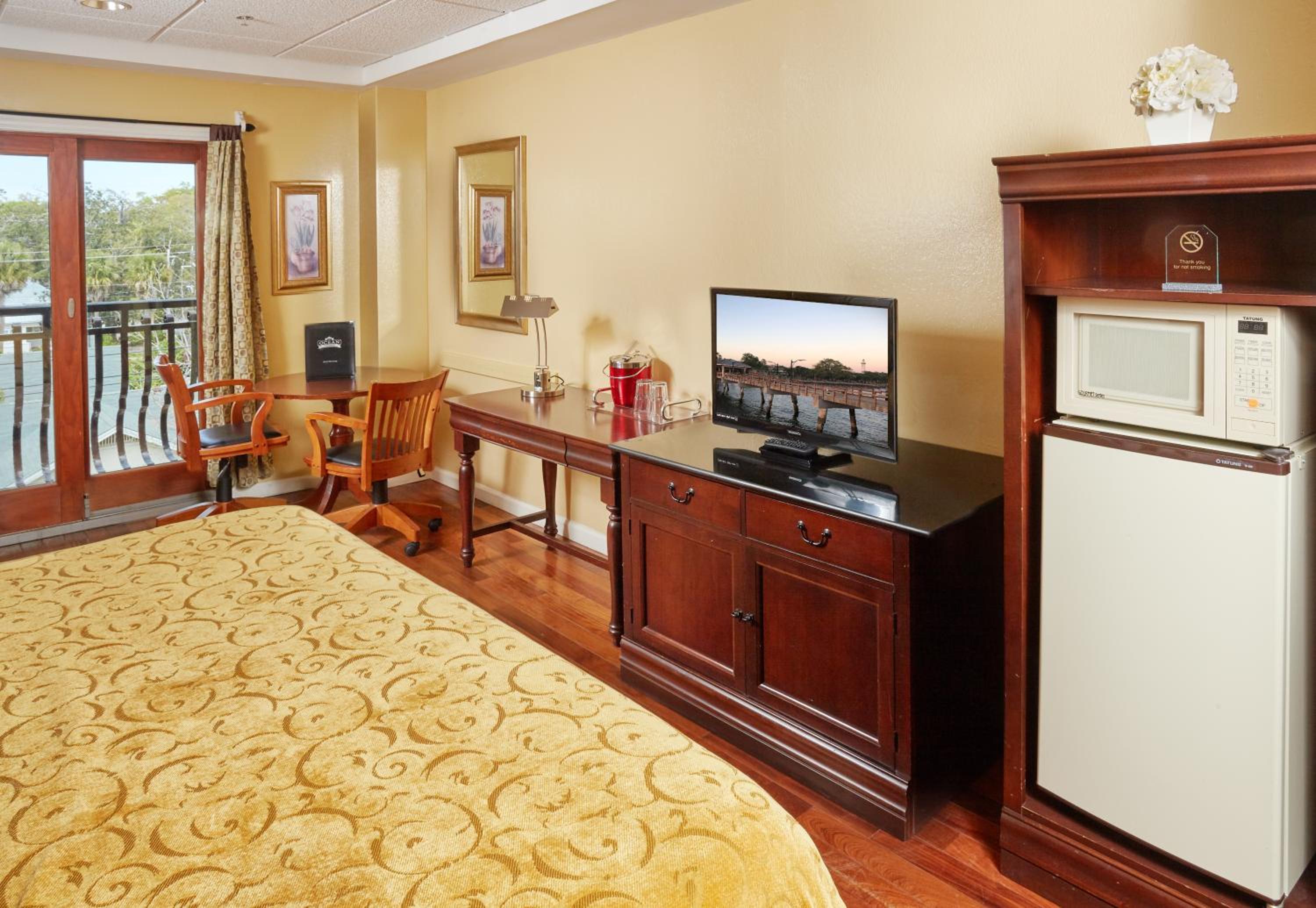 Standard King Room - Photo 2