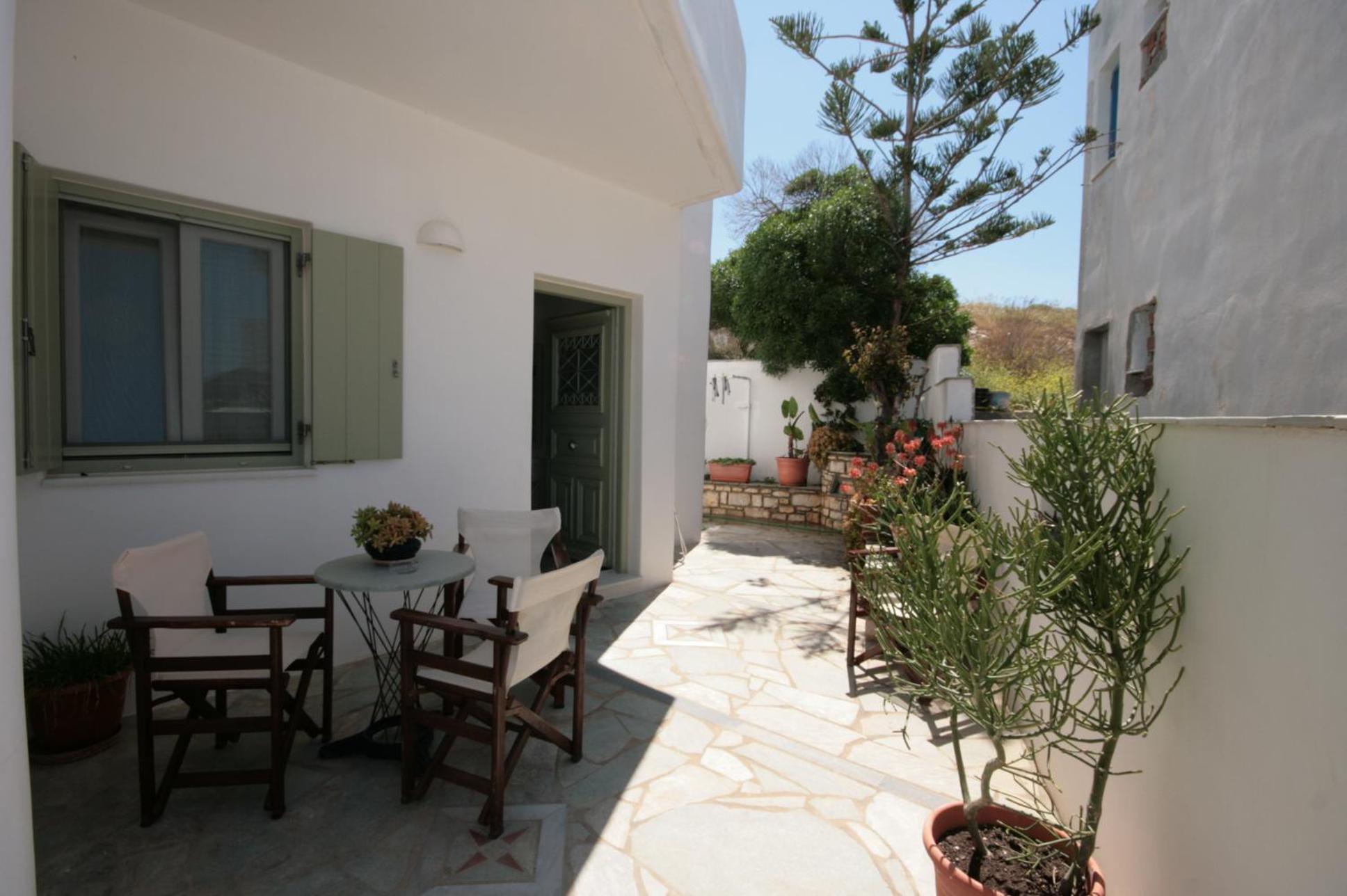 Studio with Garden View - Photo 3