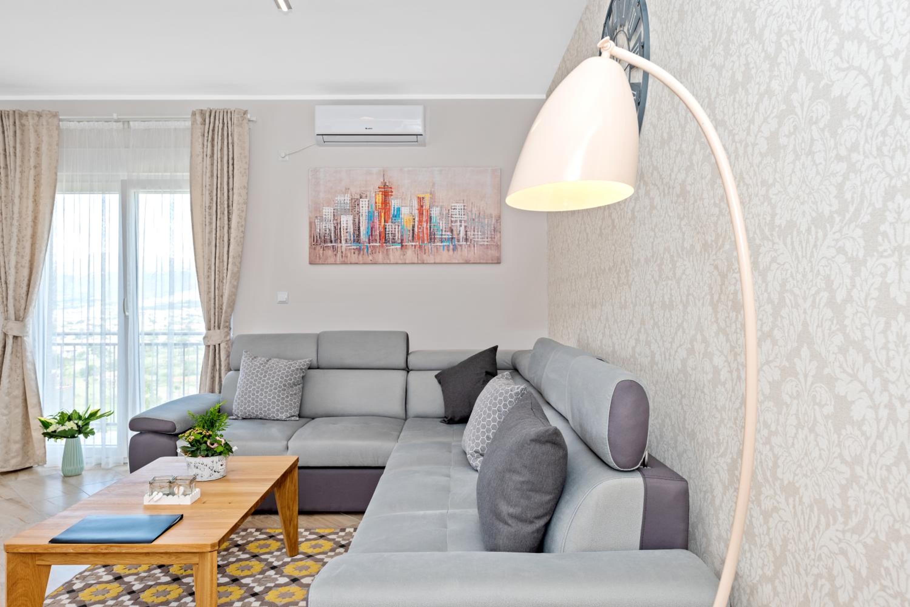Deluxe Apartment