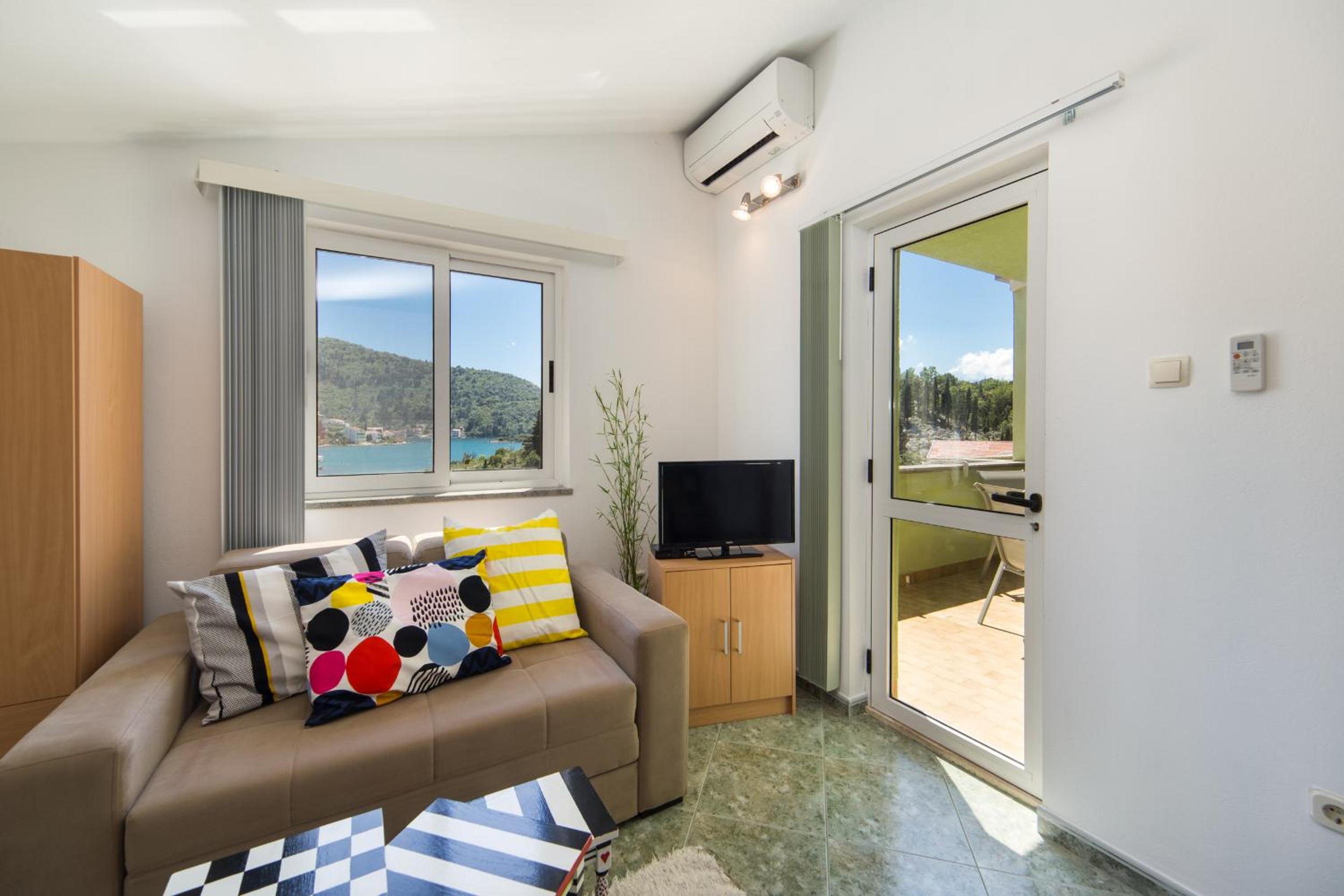 Apartment with Sea View photo 2