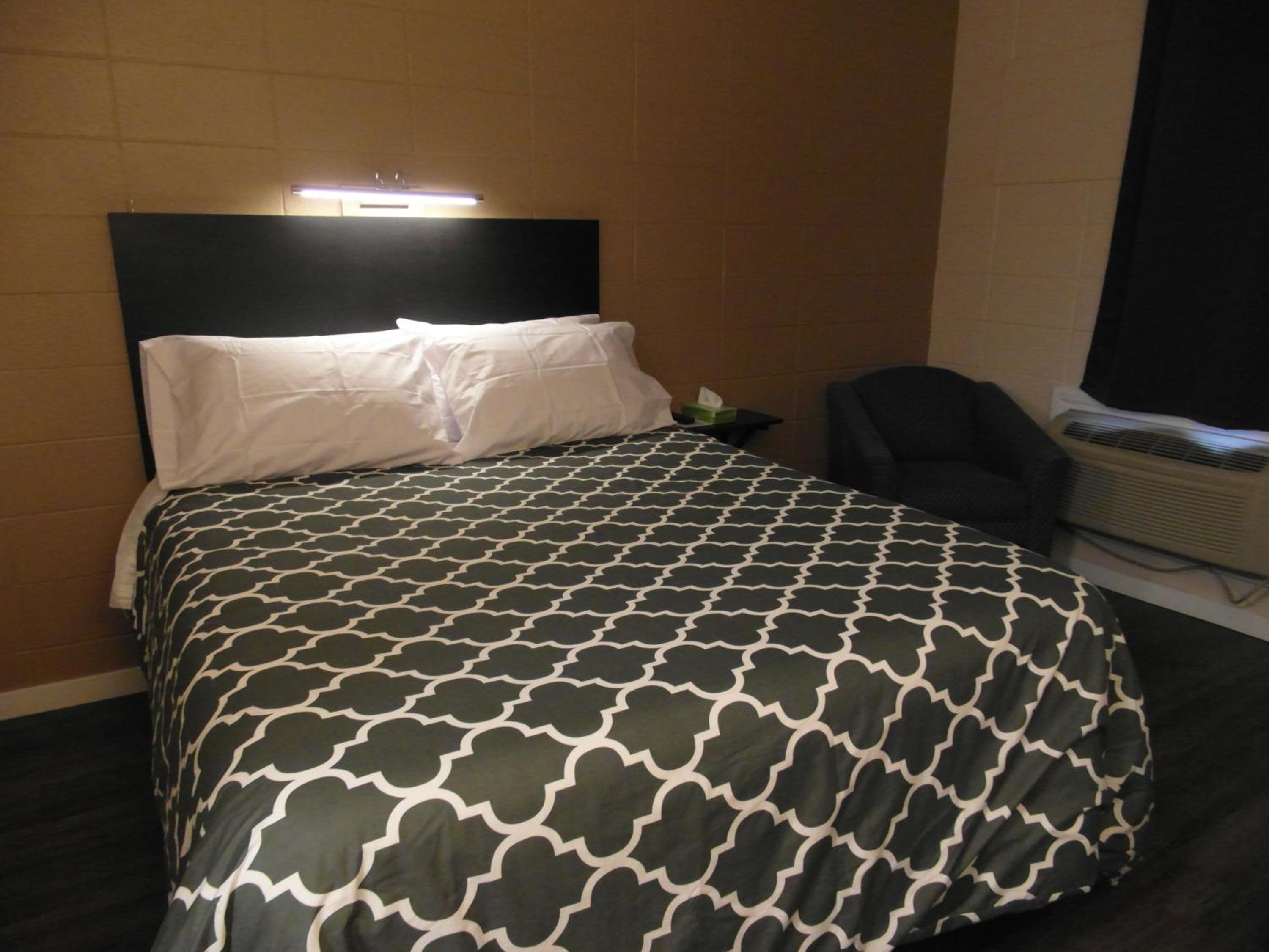 Queen Room photo 1