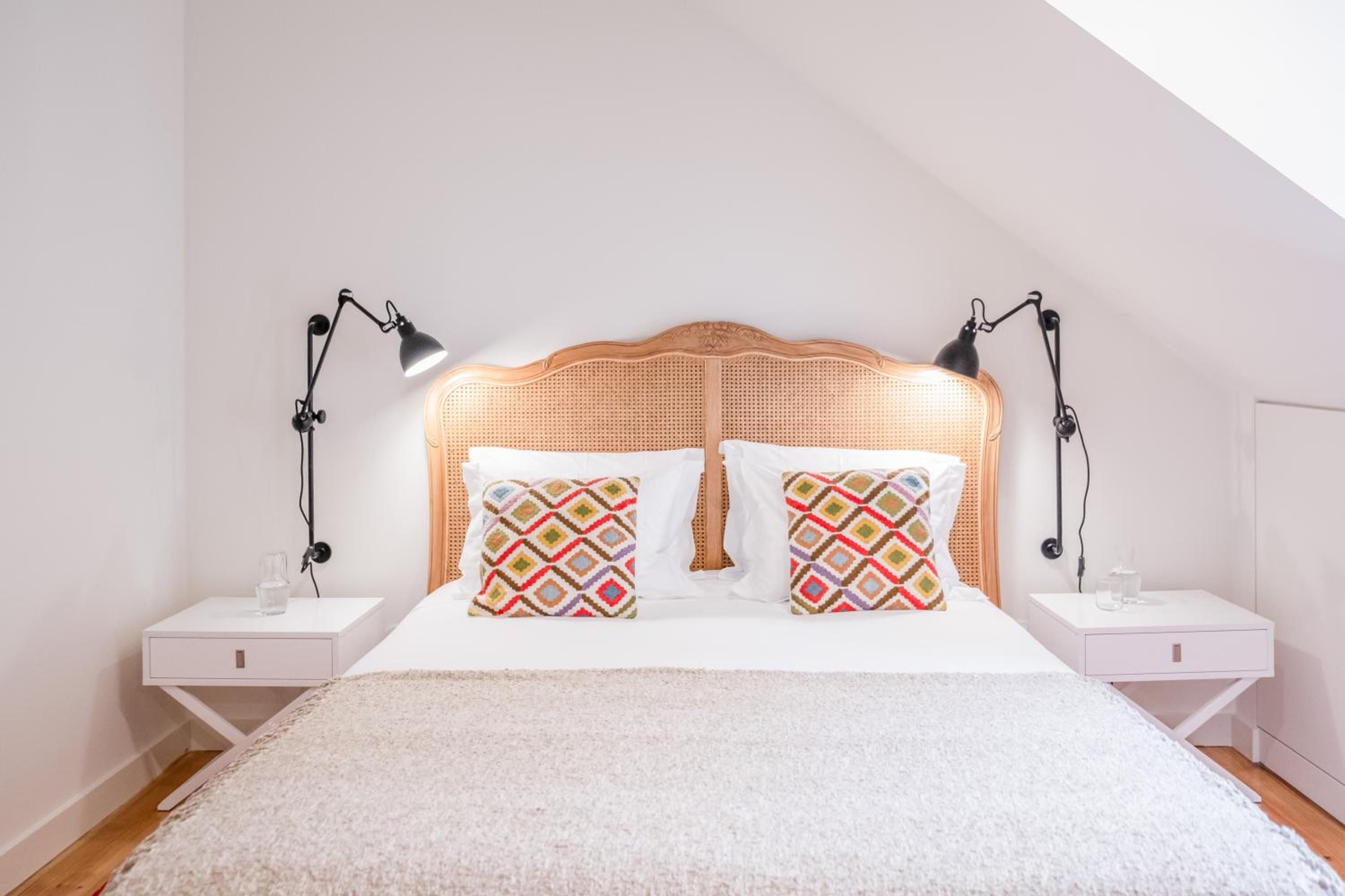 Double Room with Balcony - Photo 6