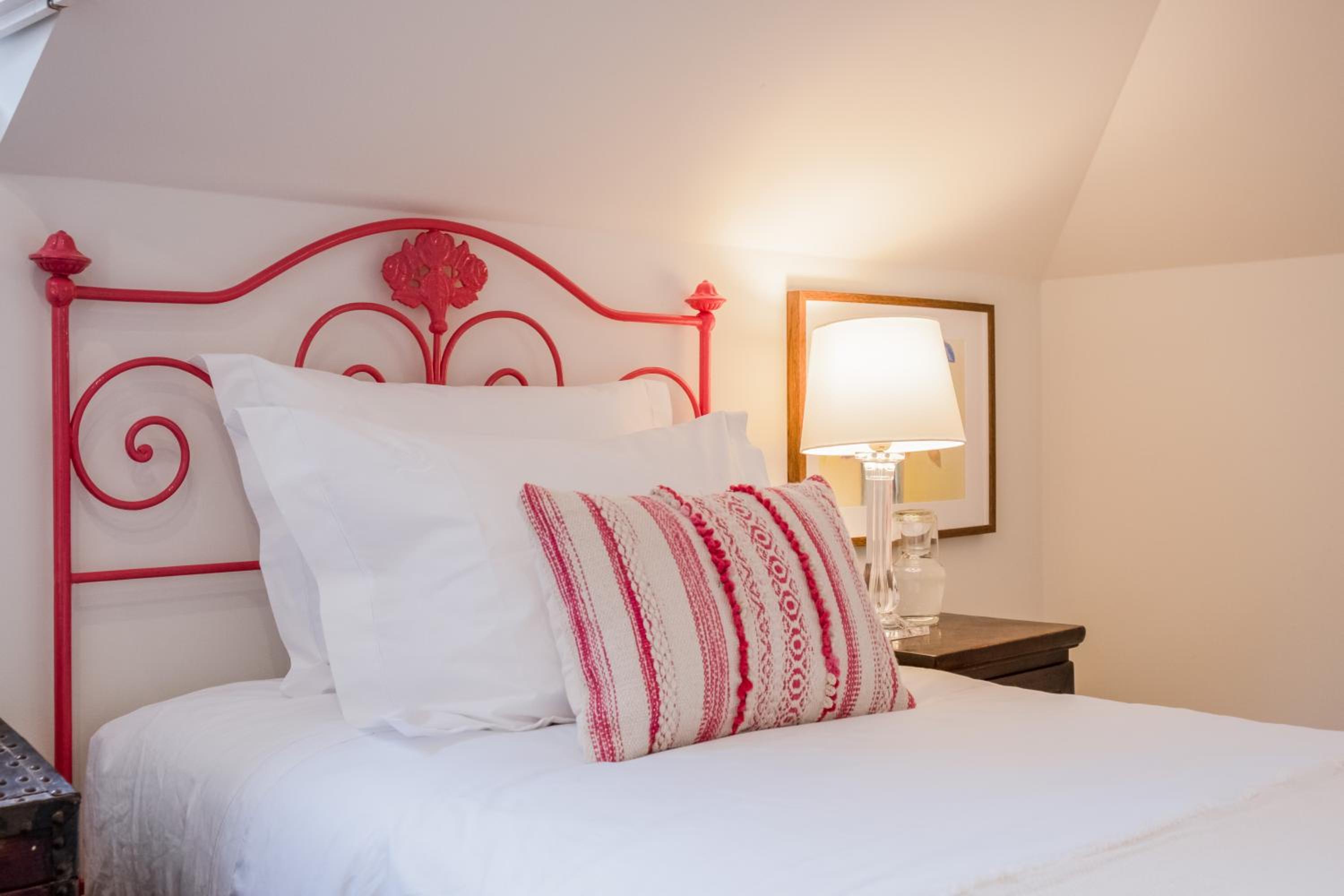Standard Twin Room - Photo 2