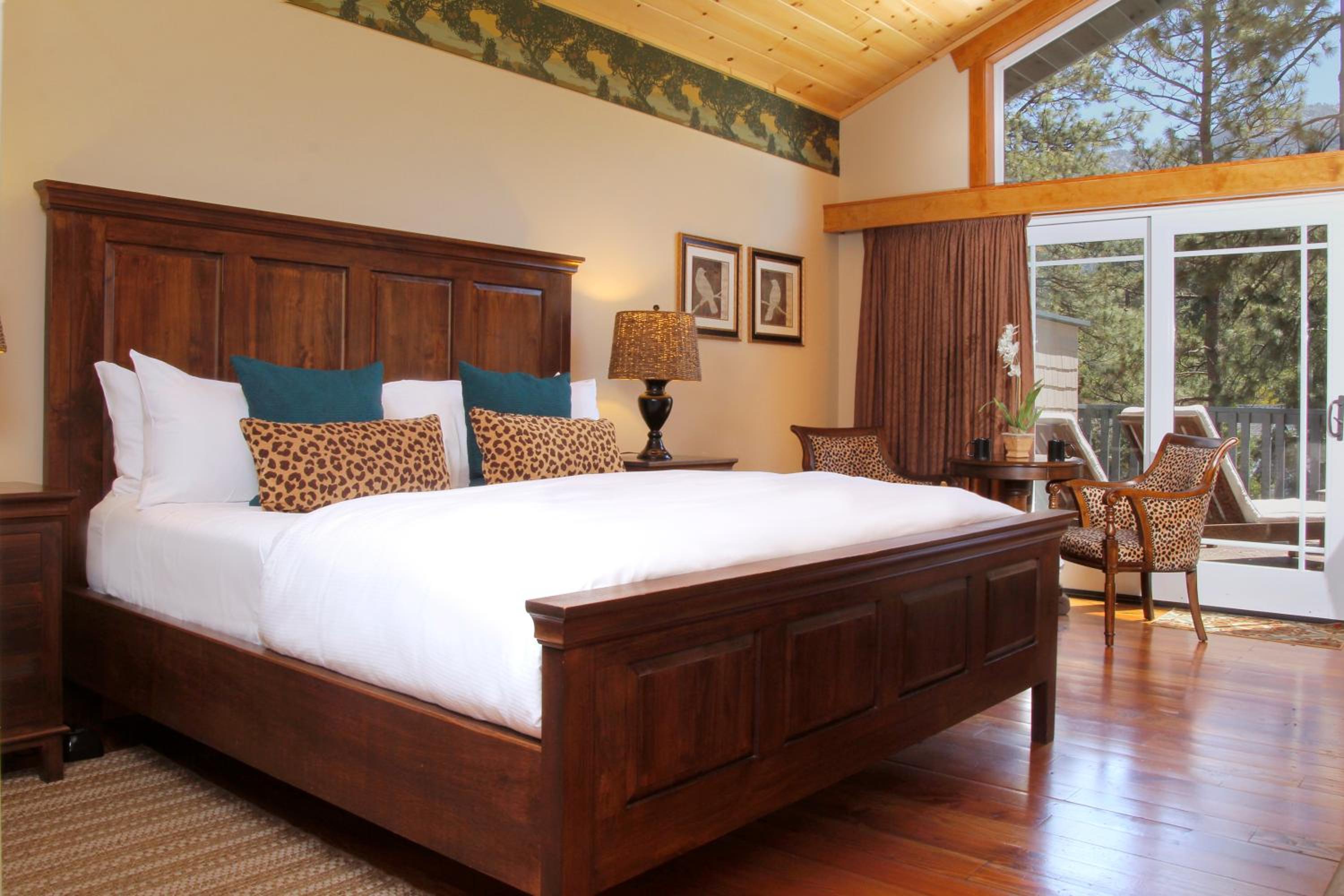 King Room with Mountain View