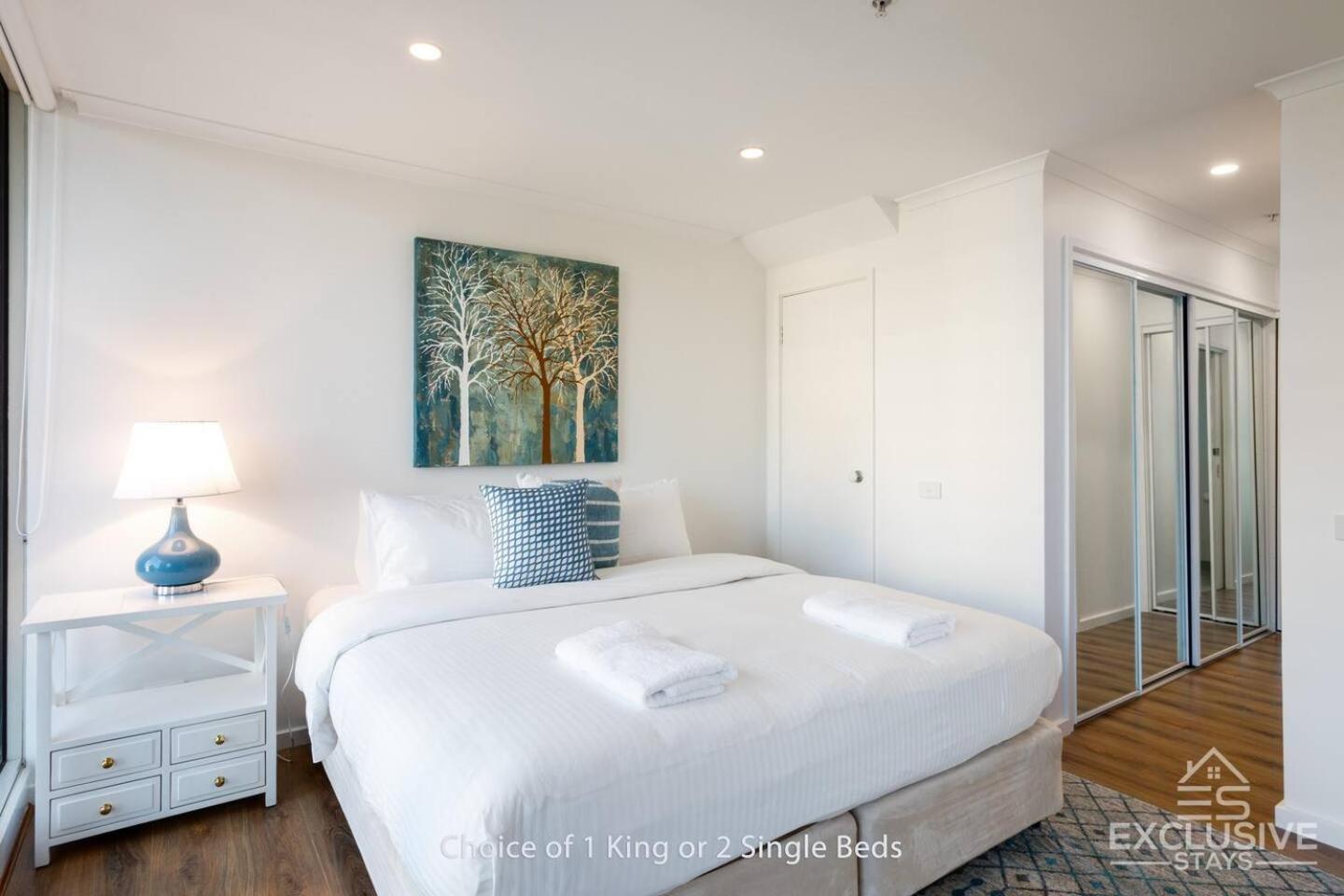 Deluxe Three-Bedroom Penthouse - Photo 12