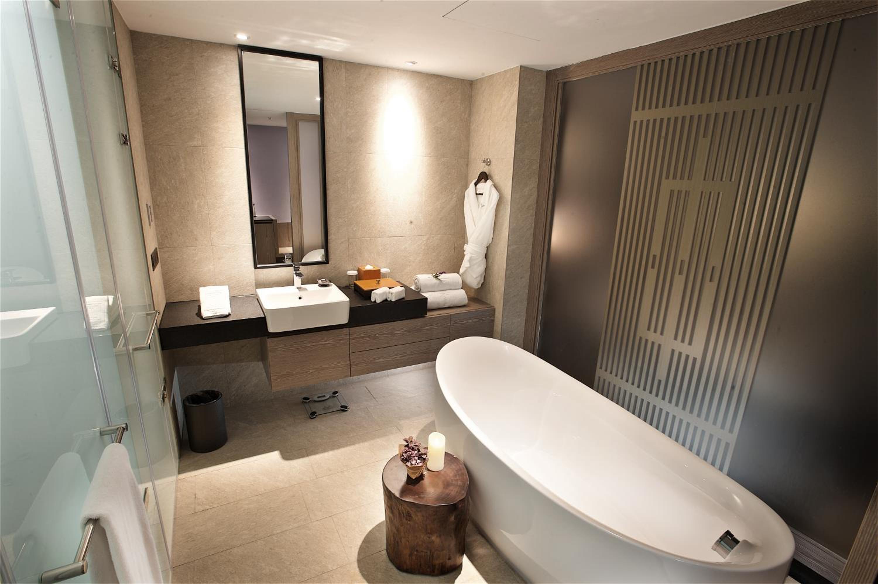 Deluxe Room - Photo 2
