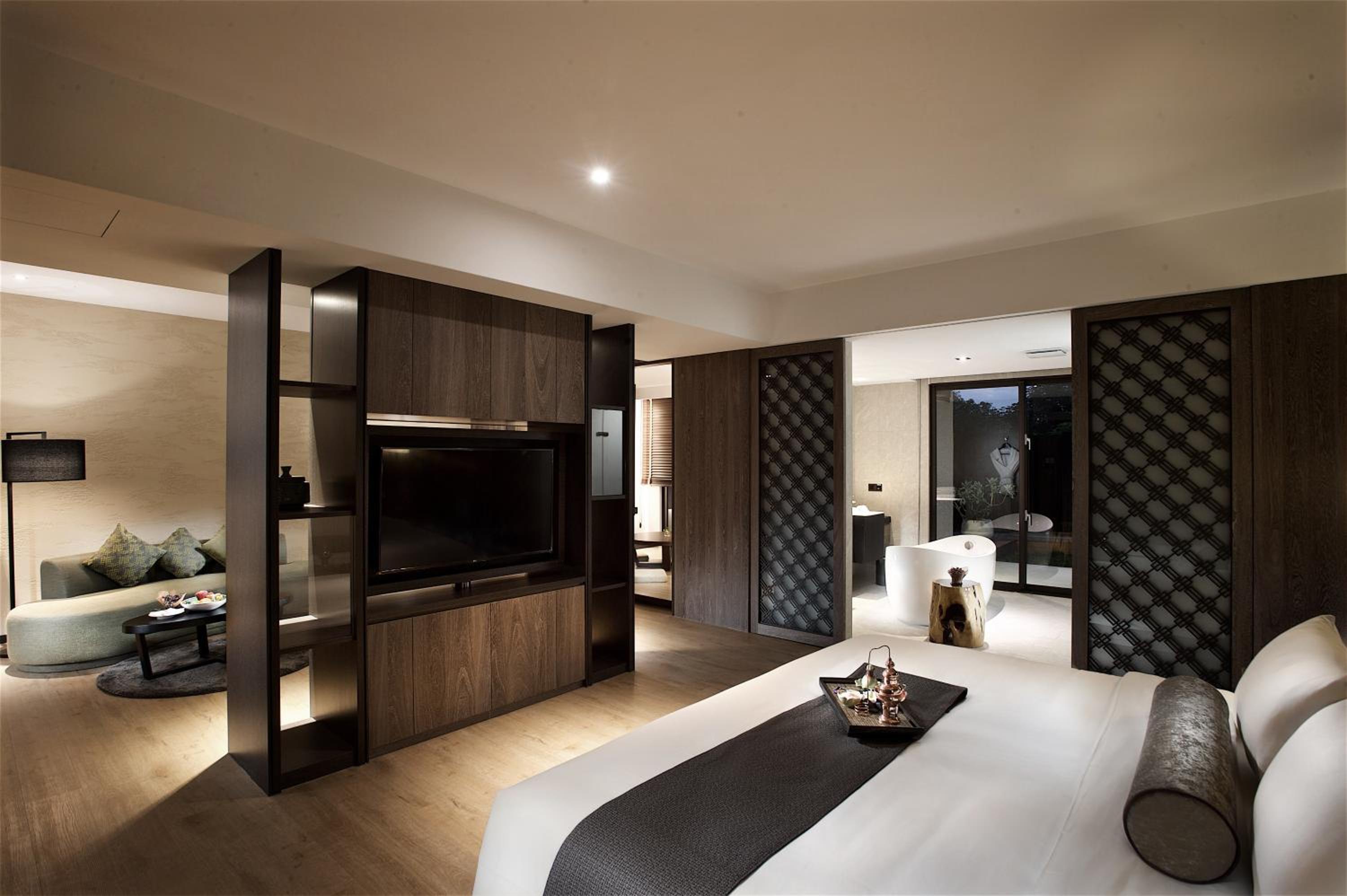 Suite with Garden View
