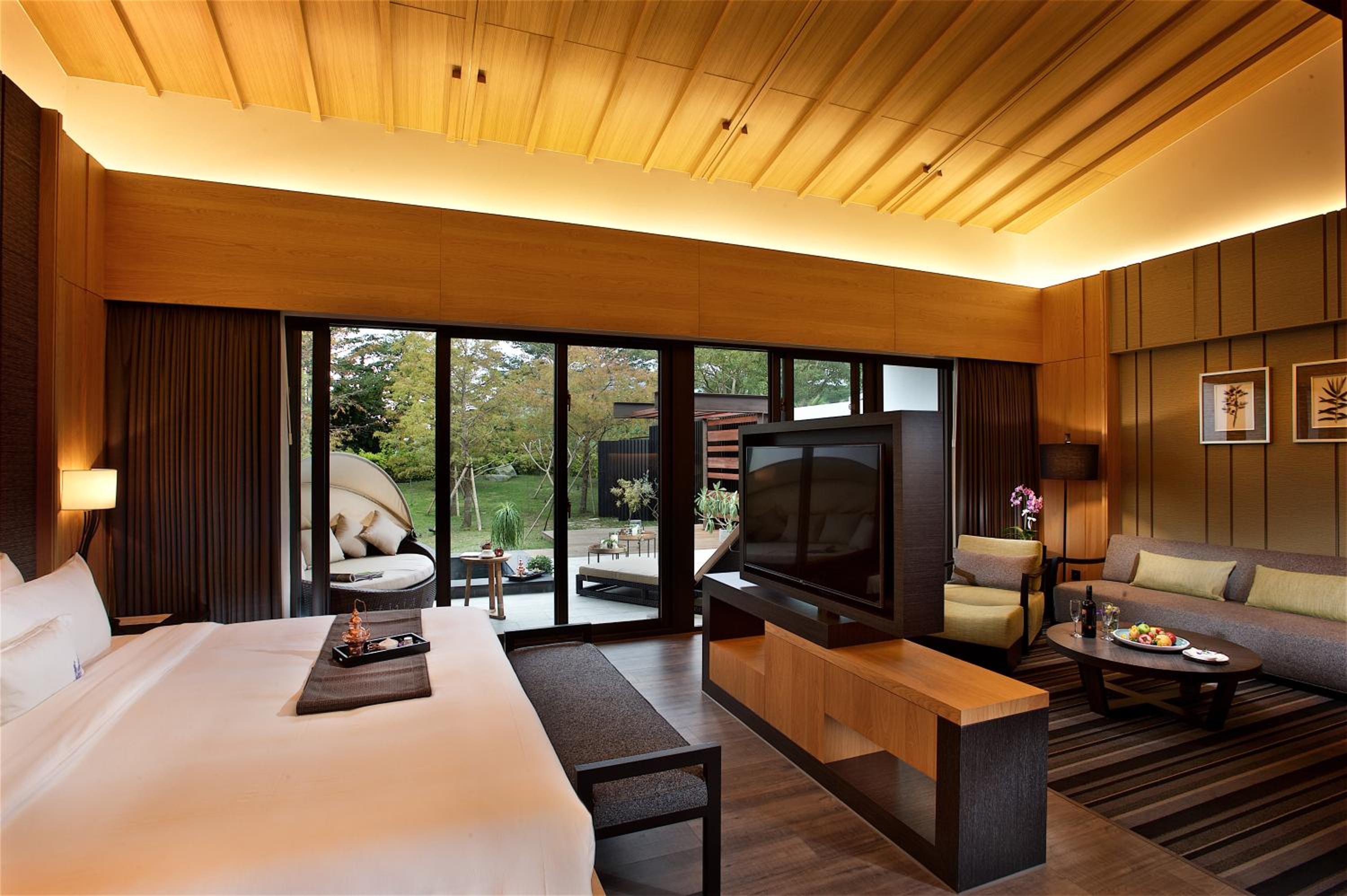 Villa with Garden View