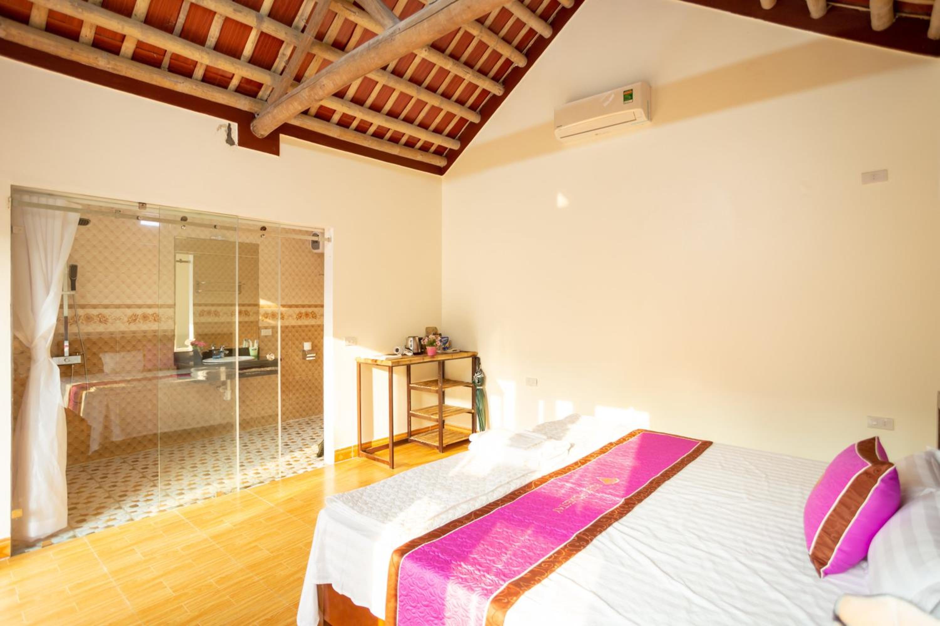 Double Room with Mountain View - Photo 19