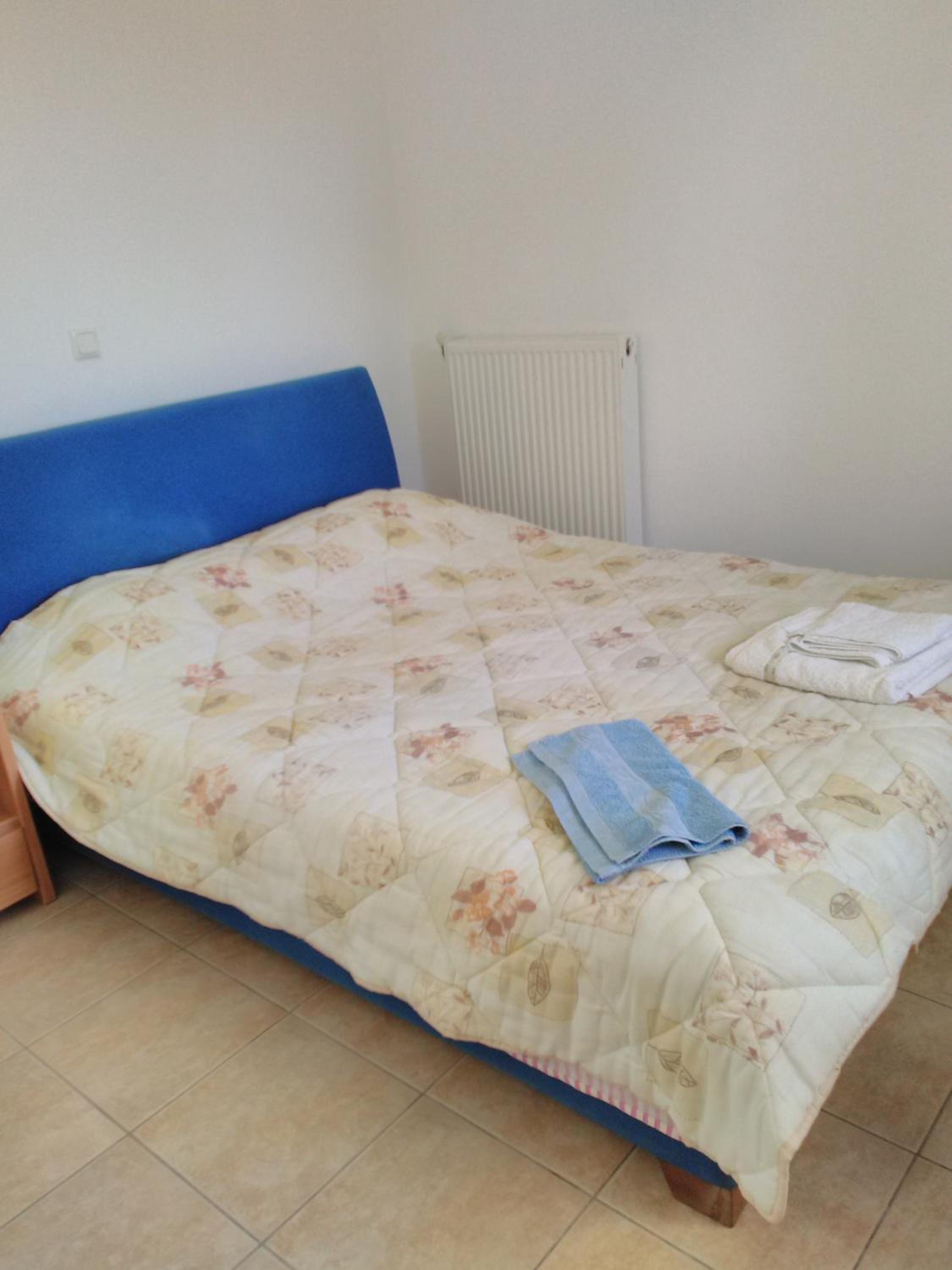 Villa - Photo 1