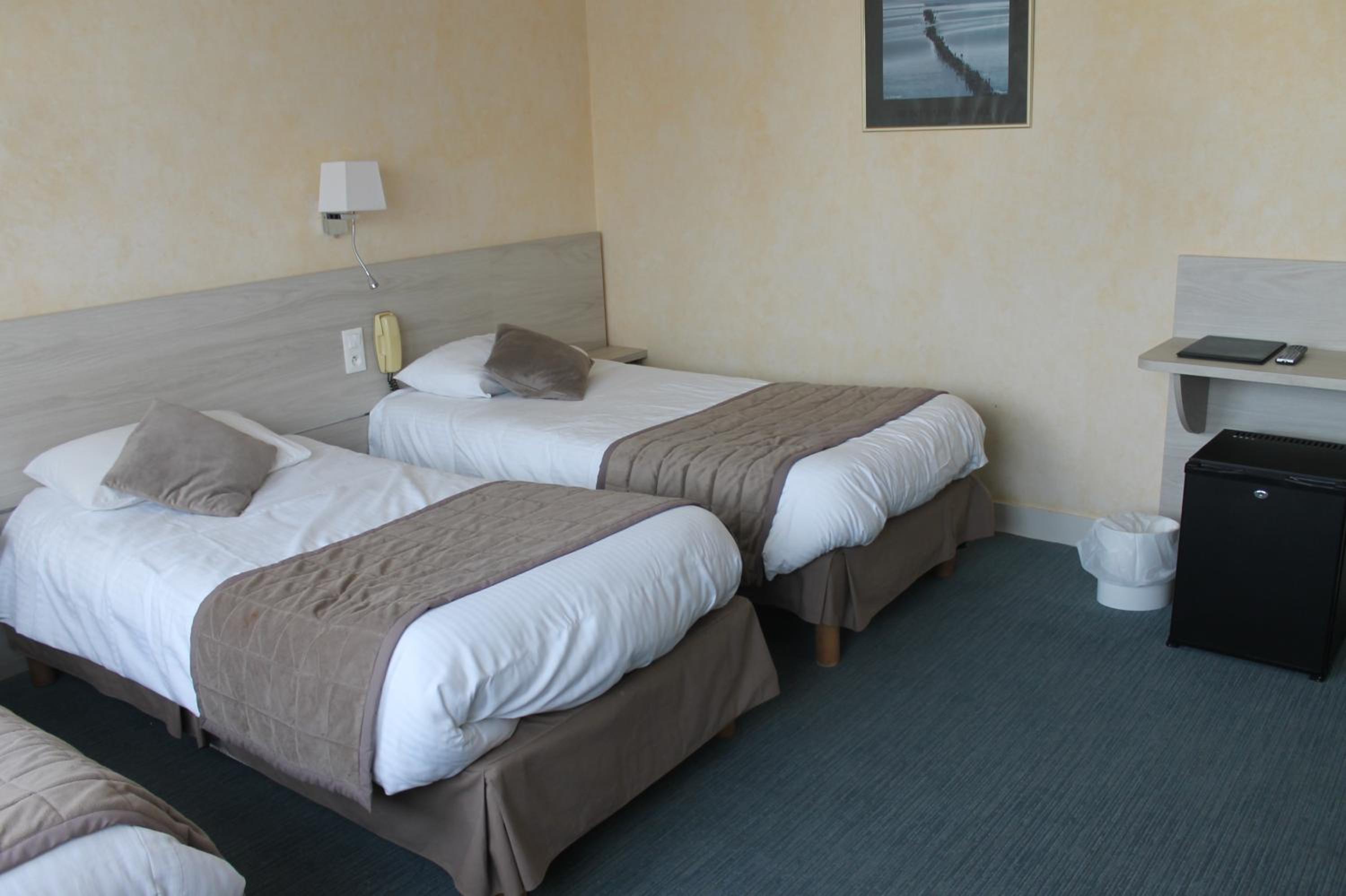 Standard Triple Room - Photo 4