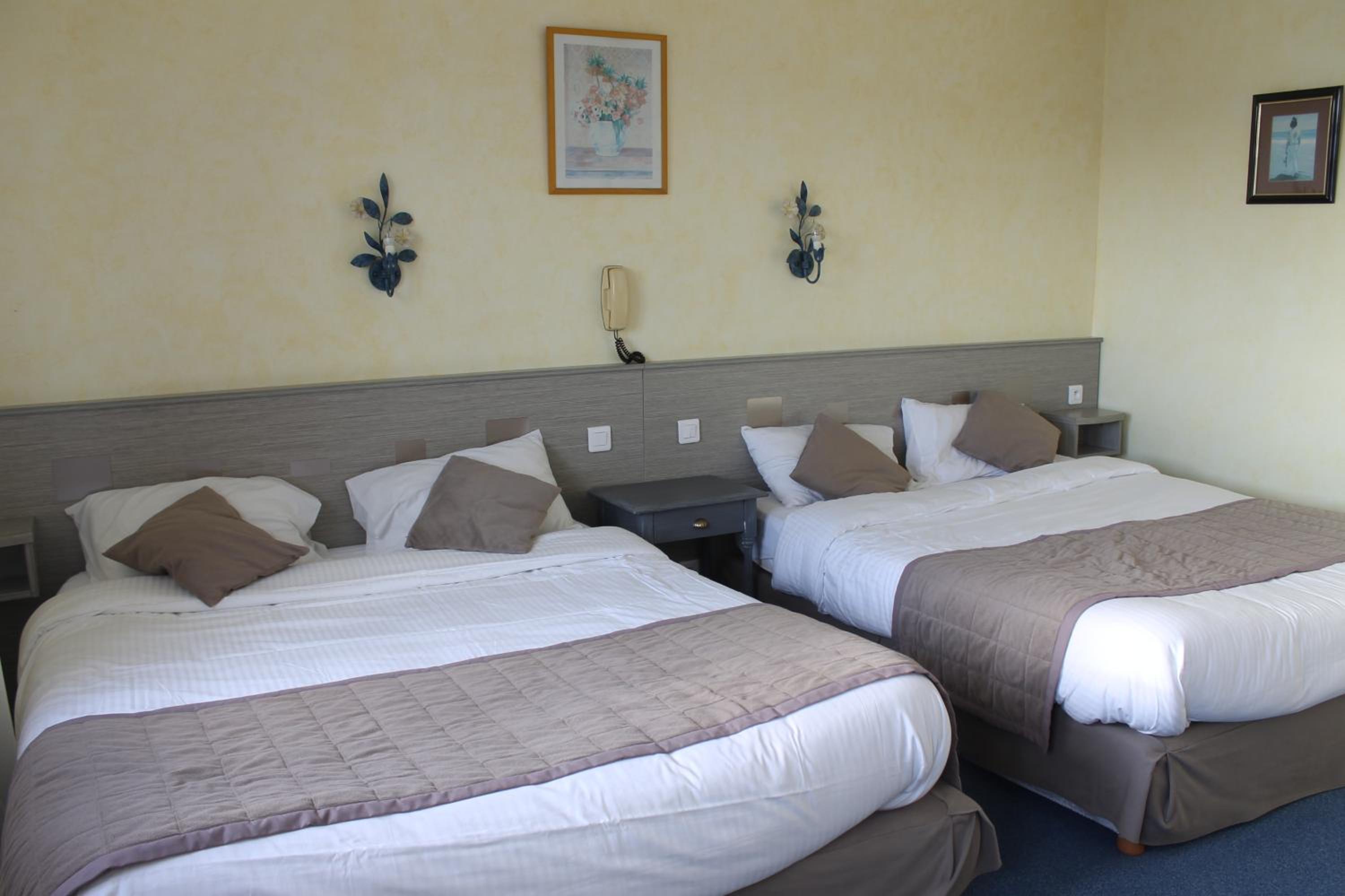 Triple Room with Sea View - Photo 2