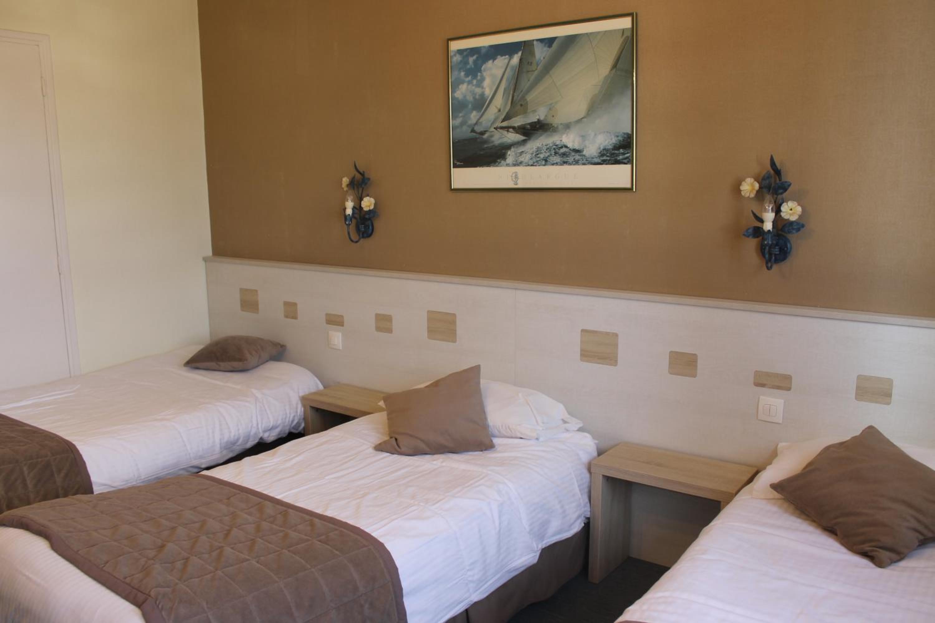 Standard Triple Room photo 3