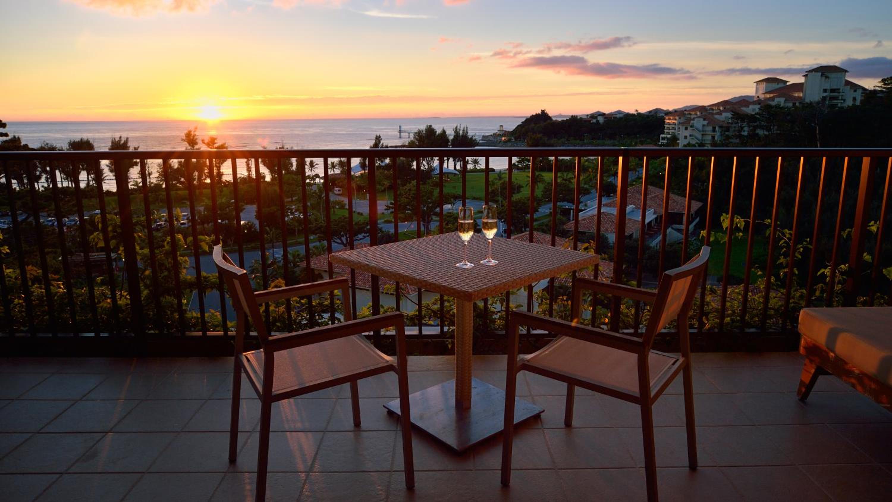 Deluxe Room with Sunset View and Lounge Access (Over 13 years old only)  photo 2