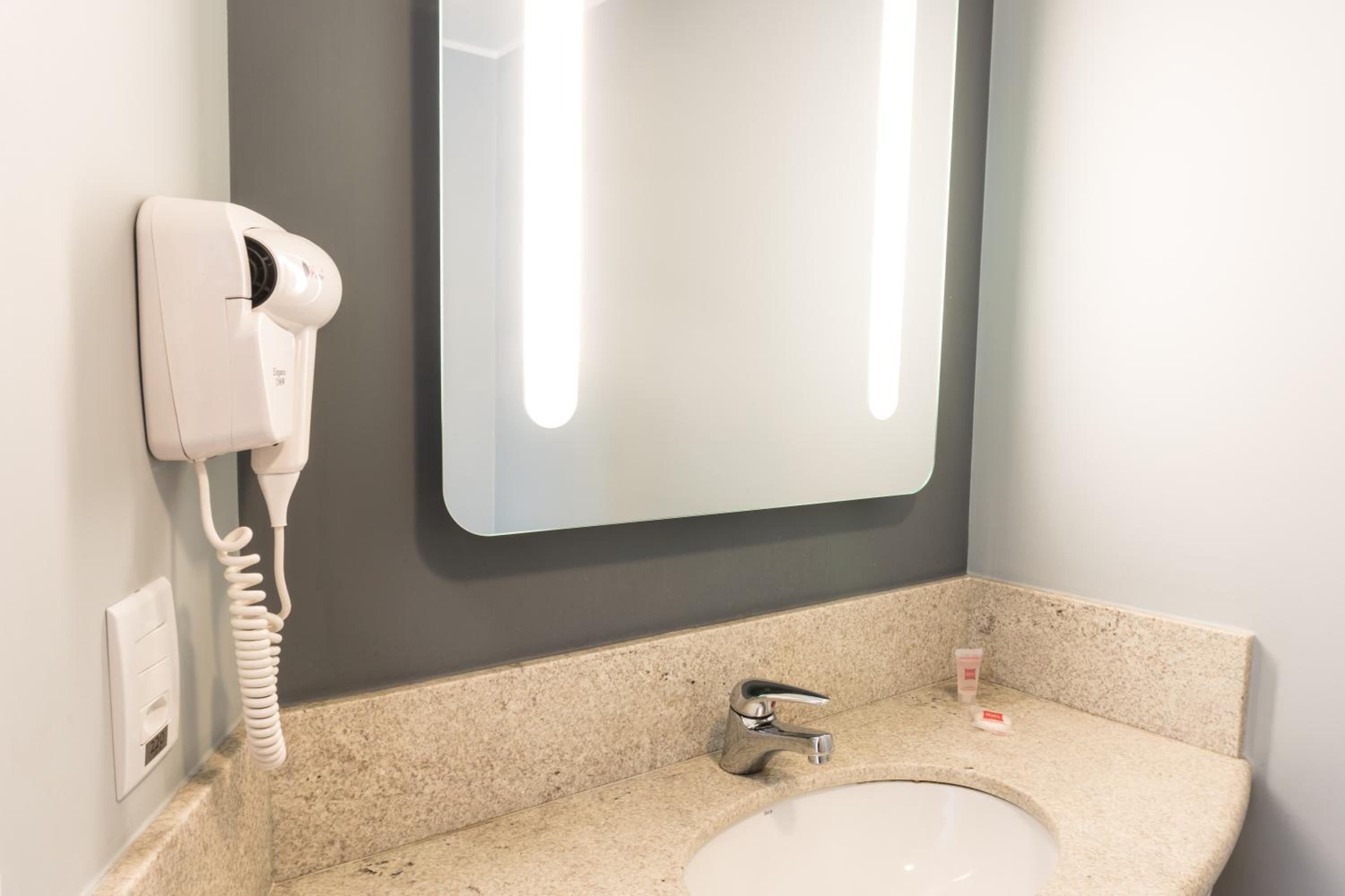 Ibis Rio Porto Atlântico — Adapted Standard Double Room