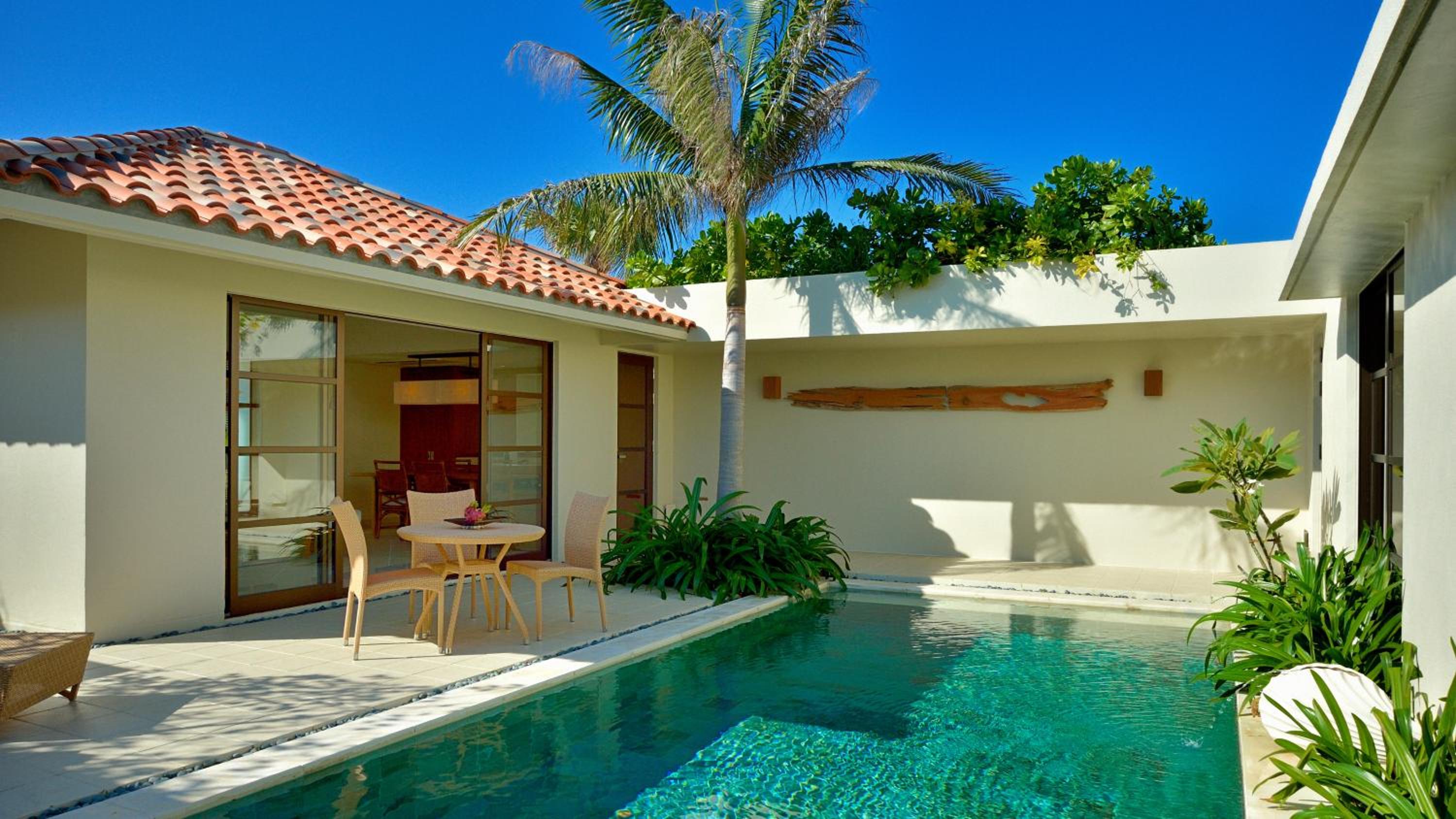 One-Bedroom Villa with King Bed and Heated Private Pool - Non-Smoking photo 3