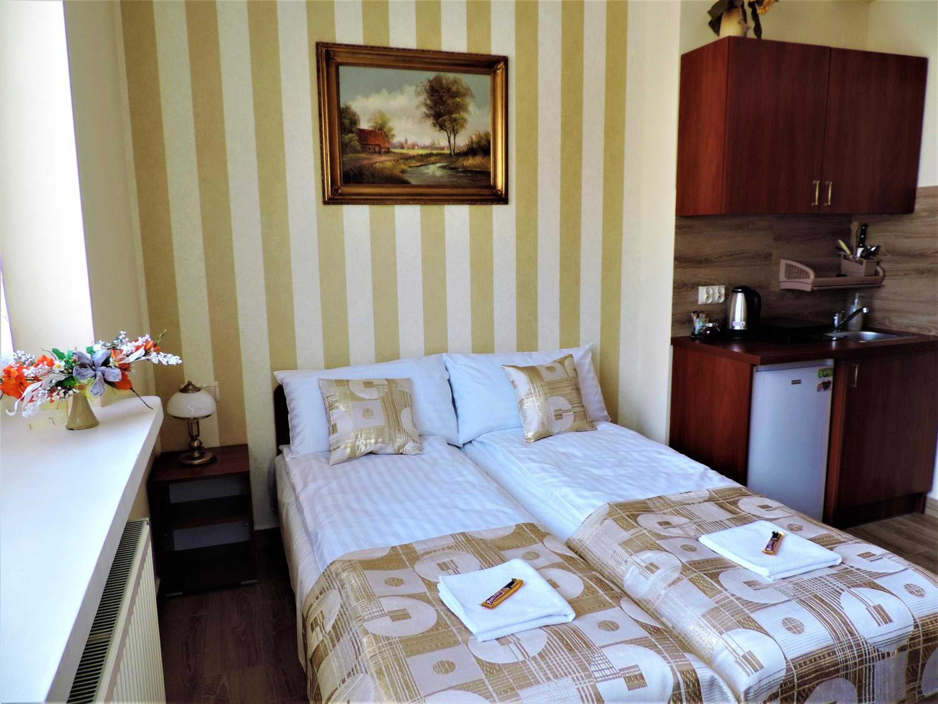 Twin Room with Bathroom photo 3