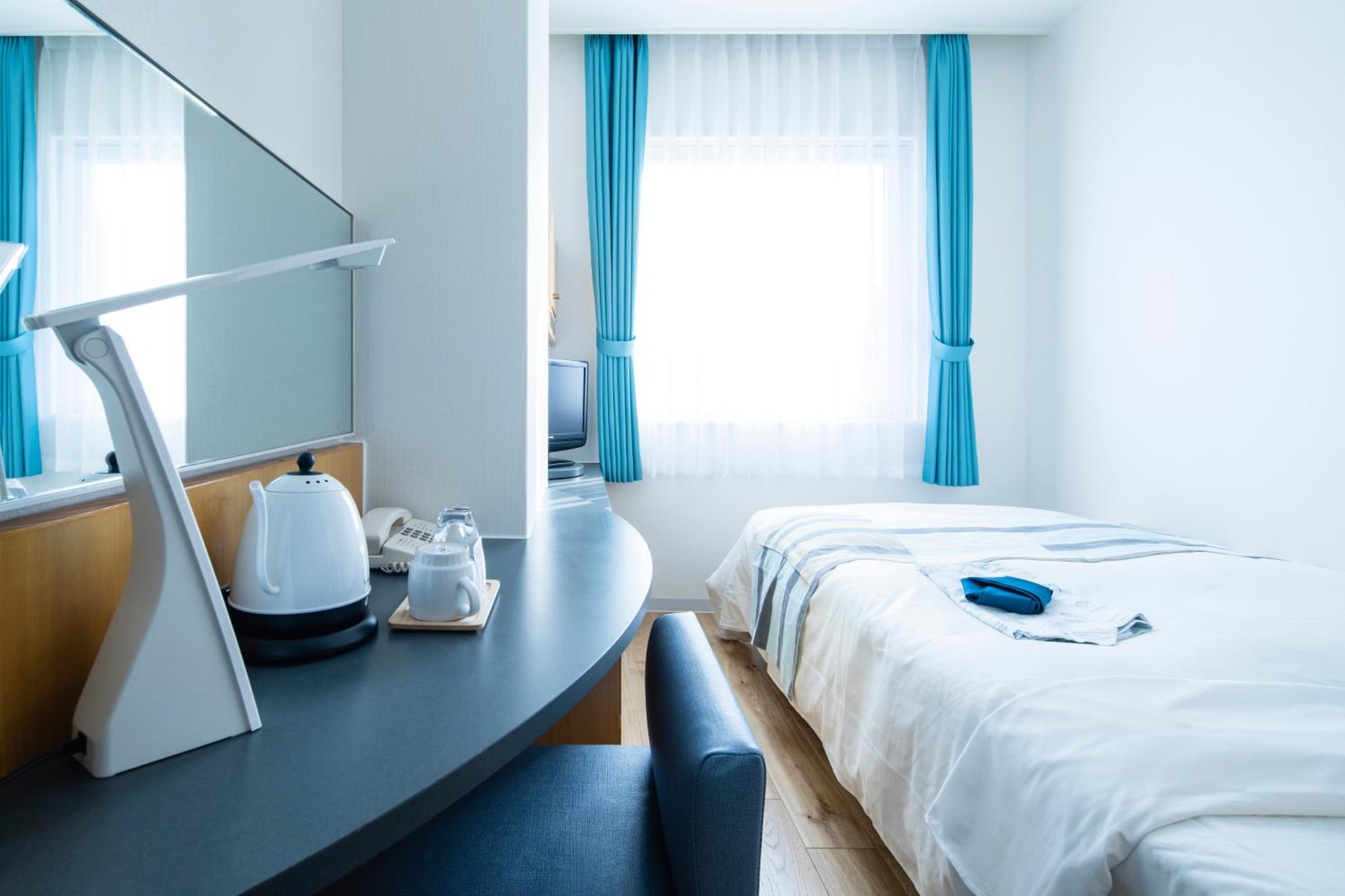 Single Room with River View - Non-Smoking - Photo 2