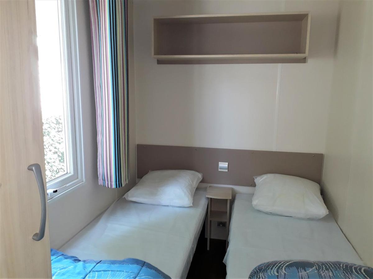 Mobile Home - Photo 6