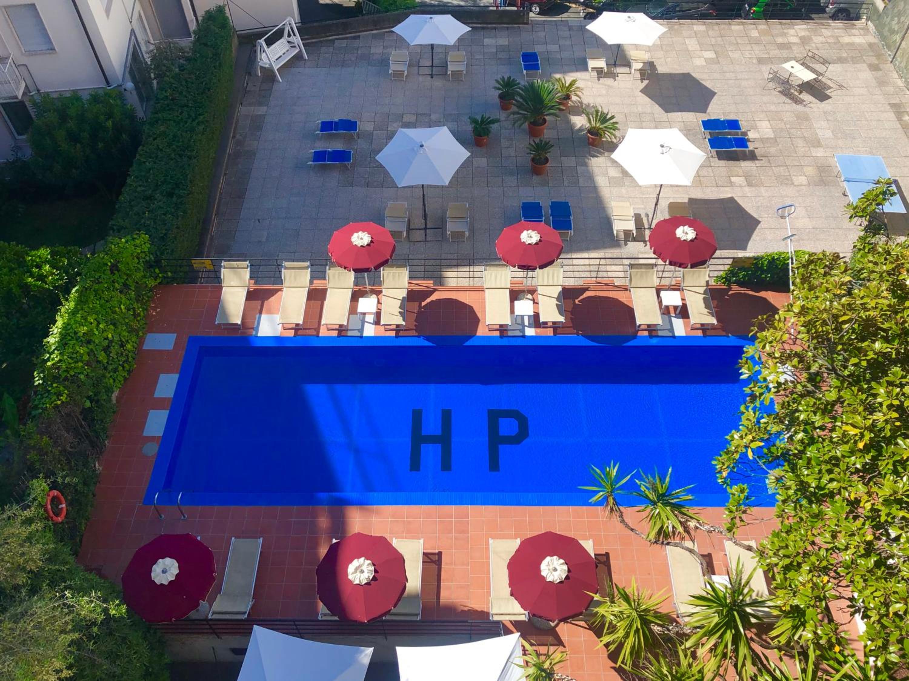 Triple Room with Pool View - Photo 5