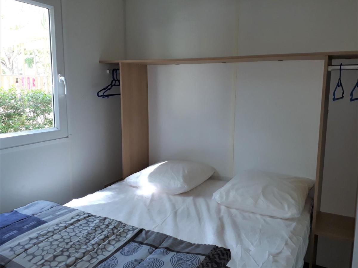 Two-Bedroom Bungalow without bathroom - Photo 7