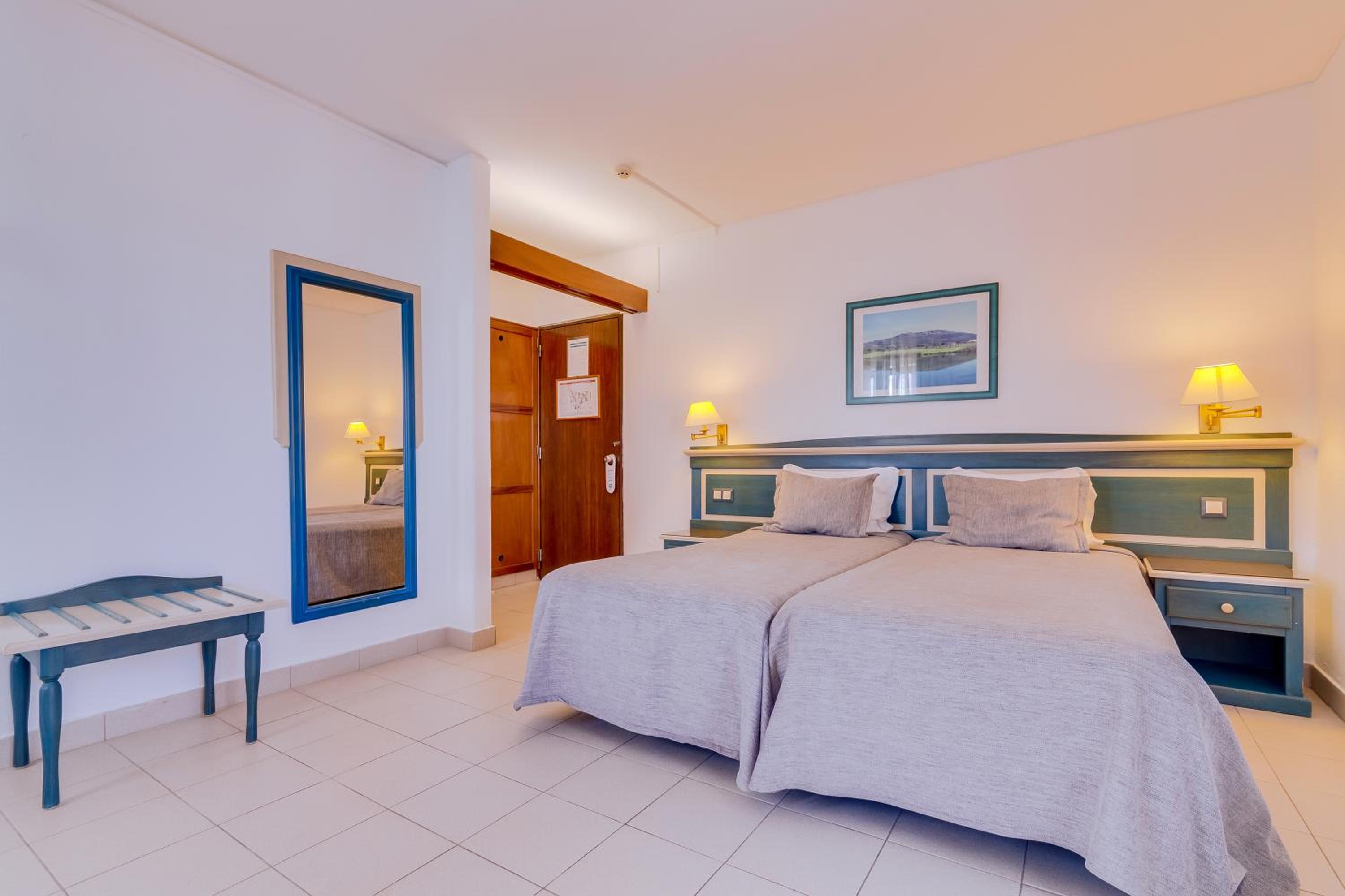 Twin Room - Photo 1