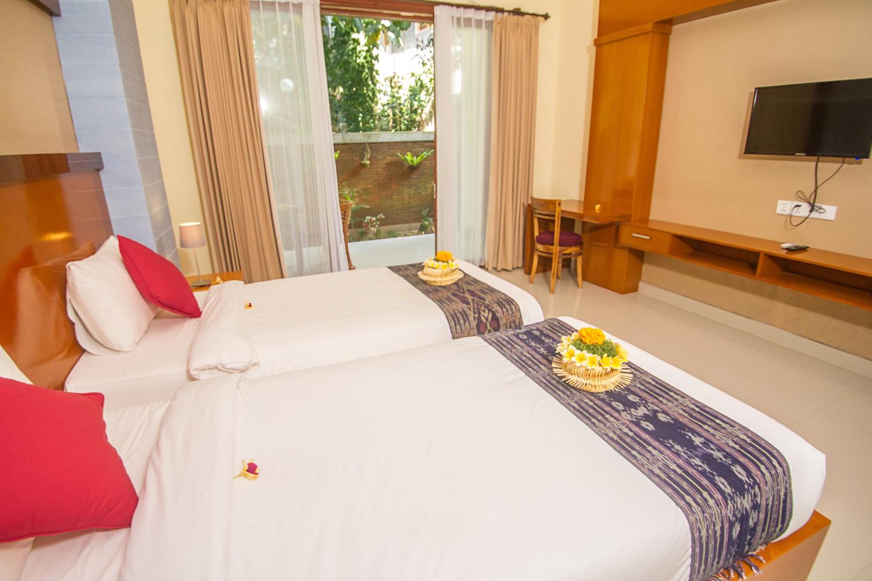 Deluxe Room with Garden View and Free Benefit - Photo 15