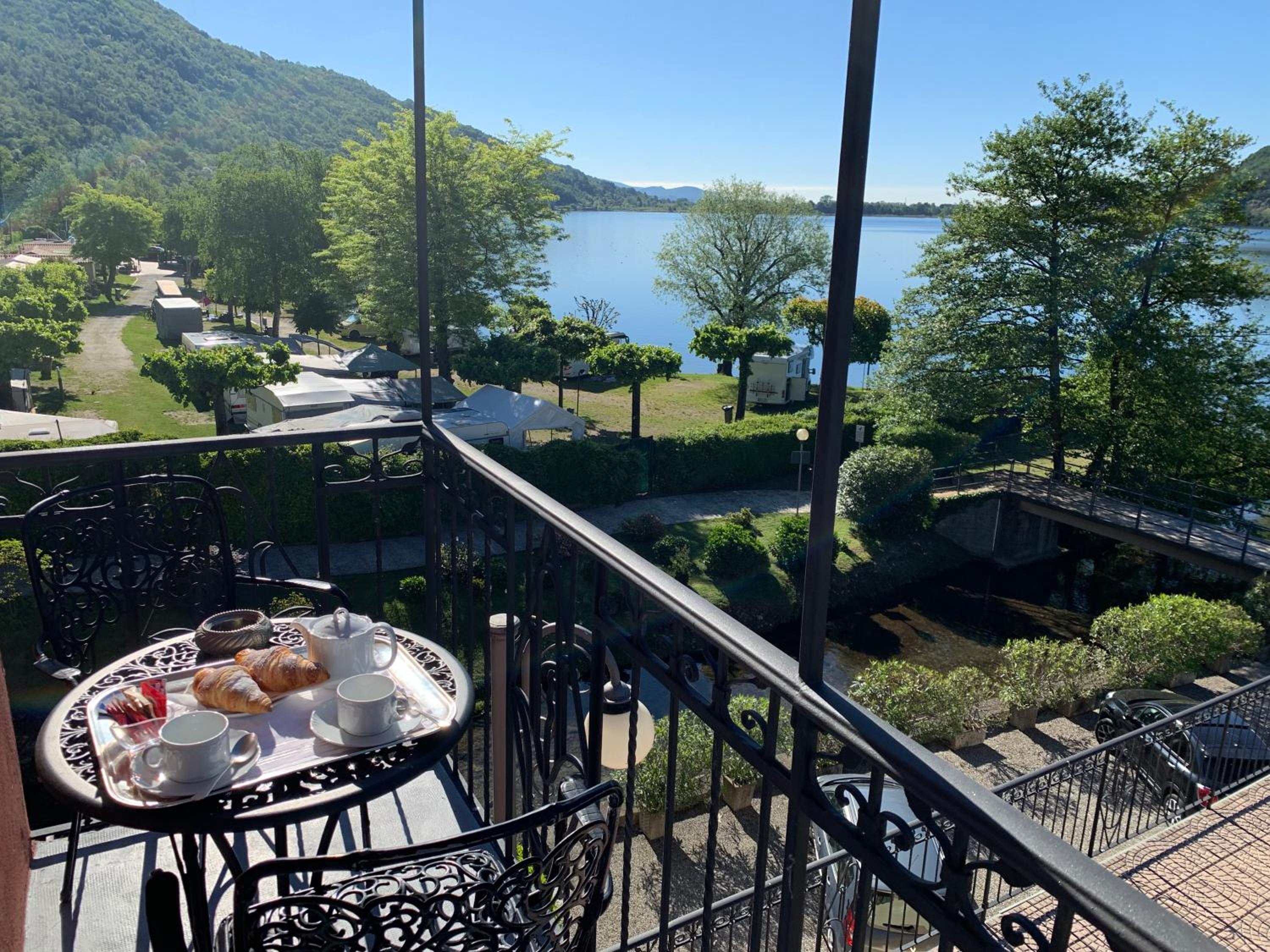Double Room with Lake View - Photo 41