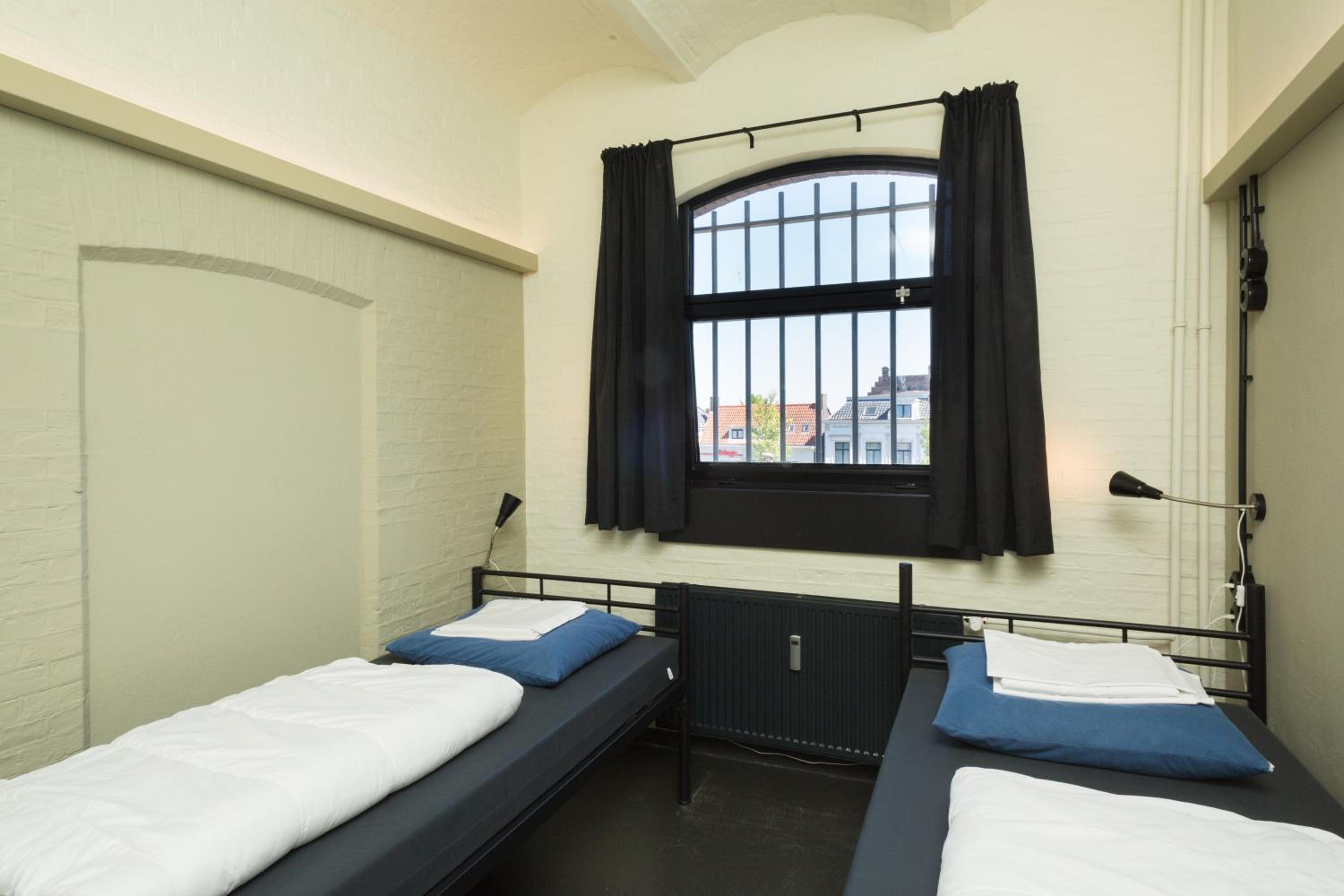 Double Room with Shared Bathroom photo 3