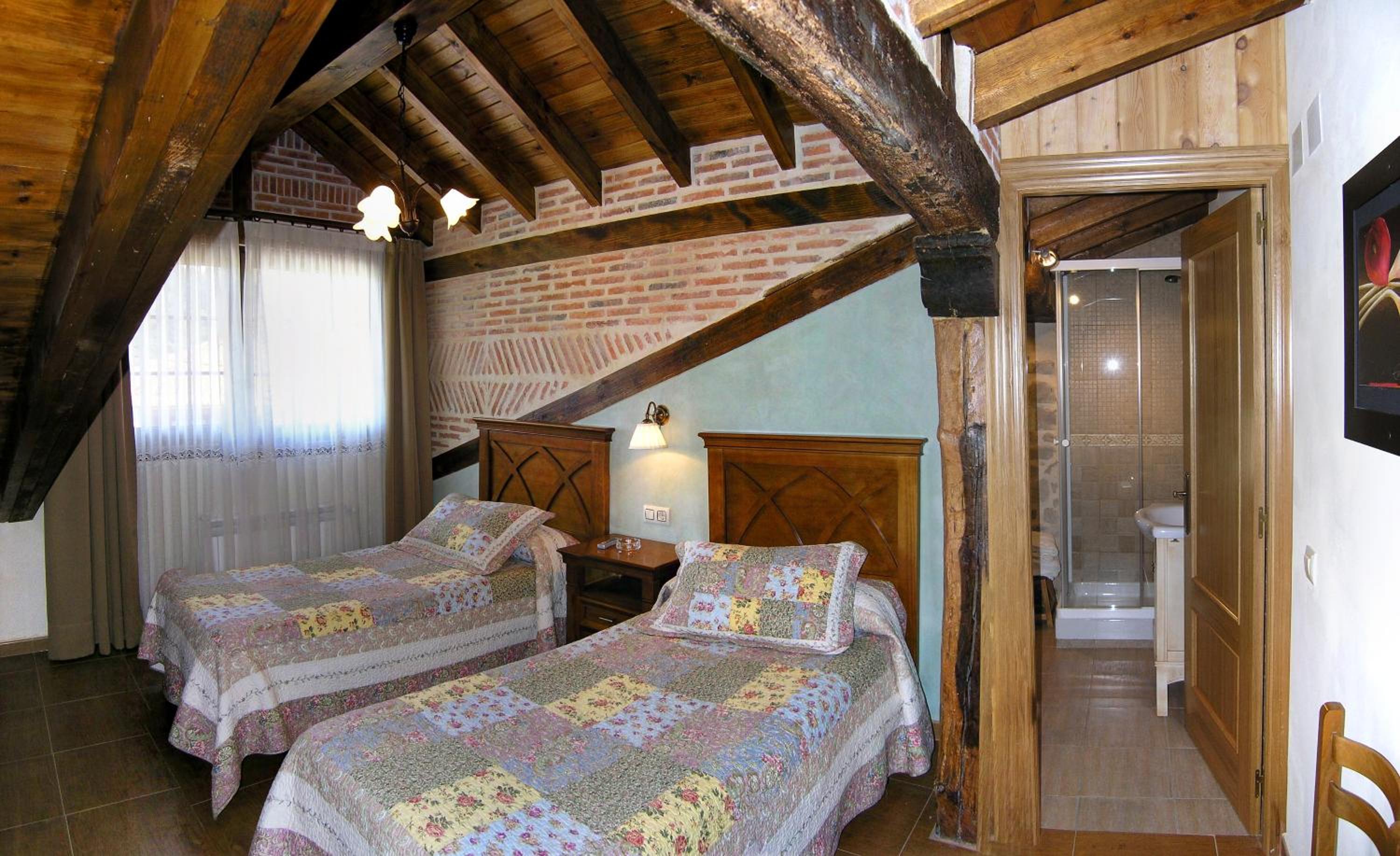 Double or Twin Room photo 3