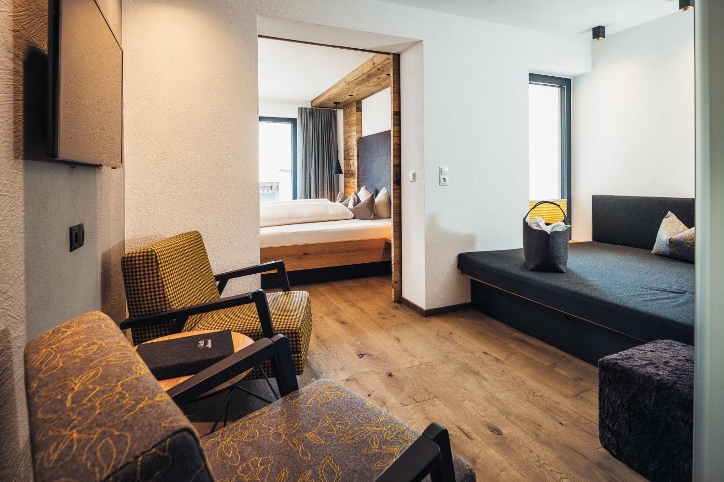 Suite with Balcony - Photo 5