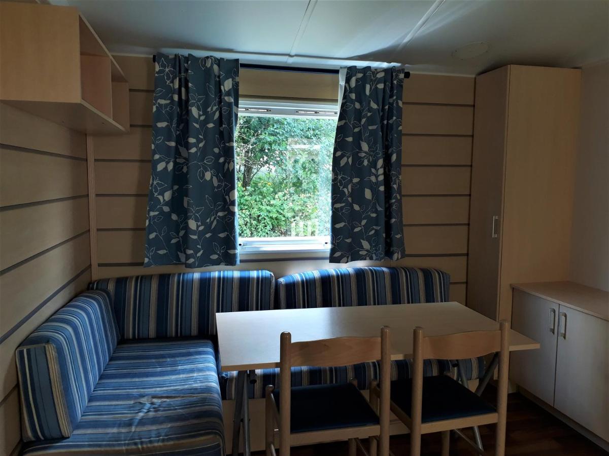 Mobile Home photo 3