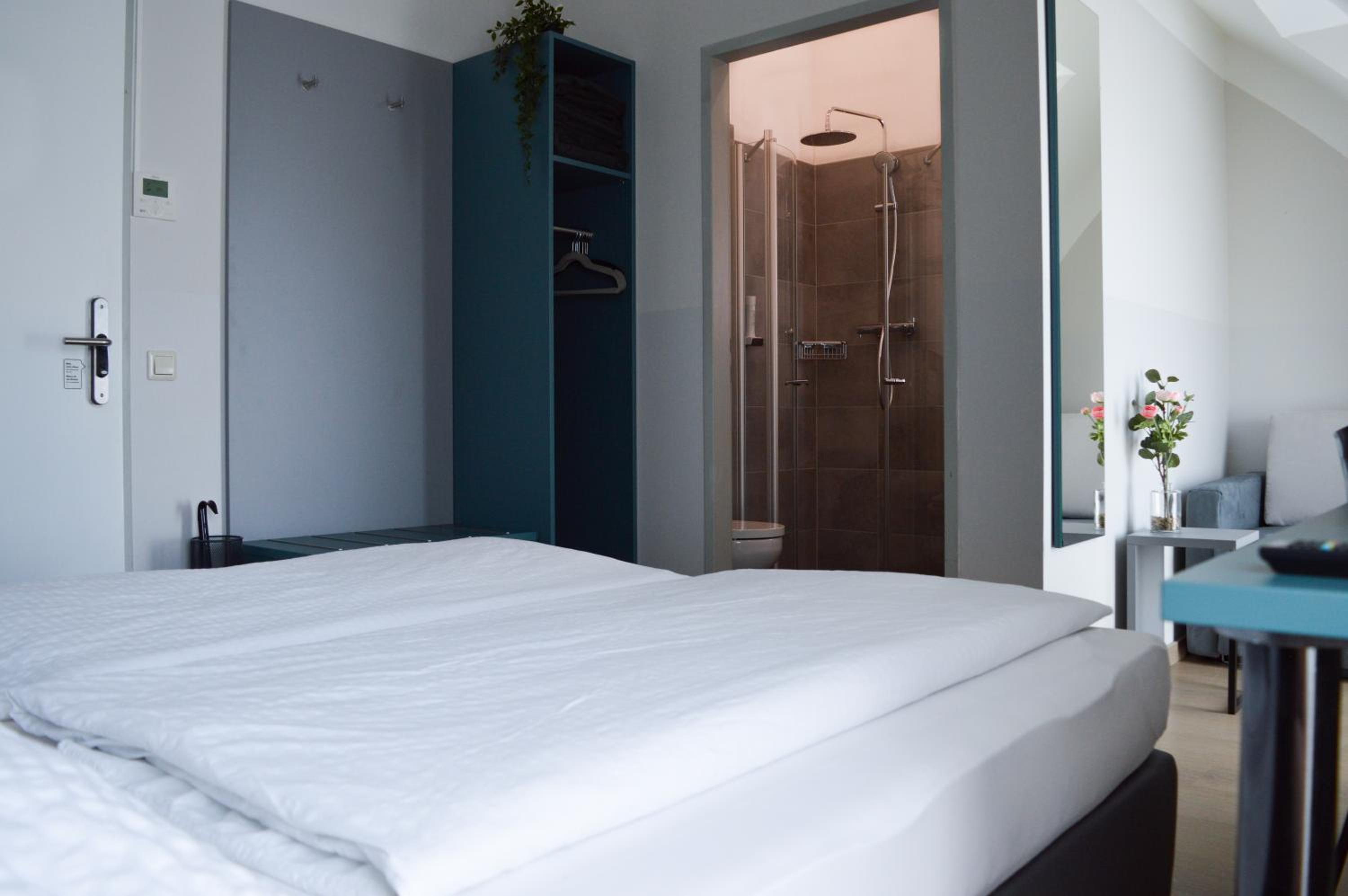 Double Room with Private Bathroom - Photo 1