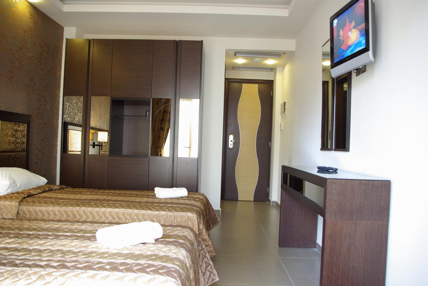Family Room (2 Adults + 2 Children) photo 1