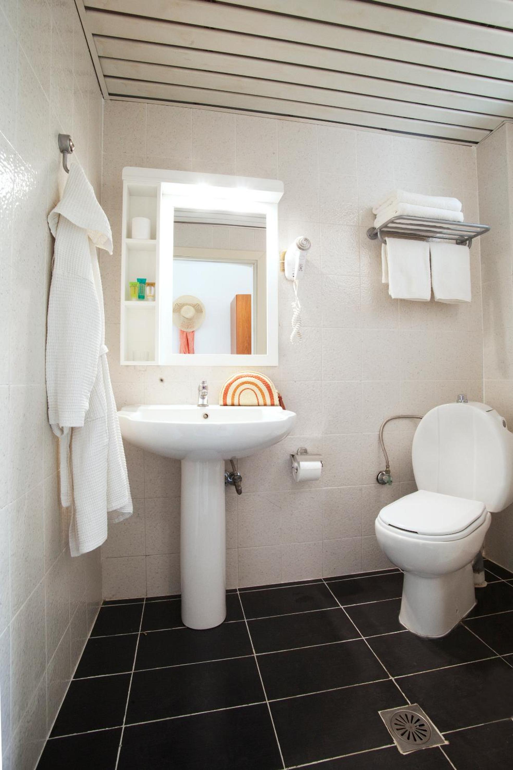 Double Room - Photo 3