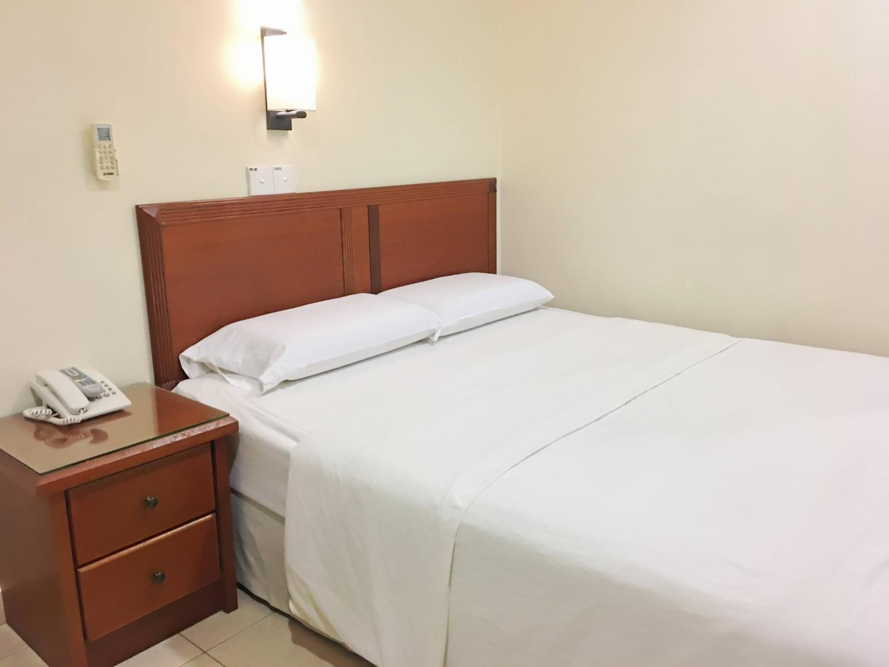 Standard Queen Room