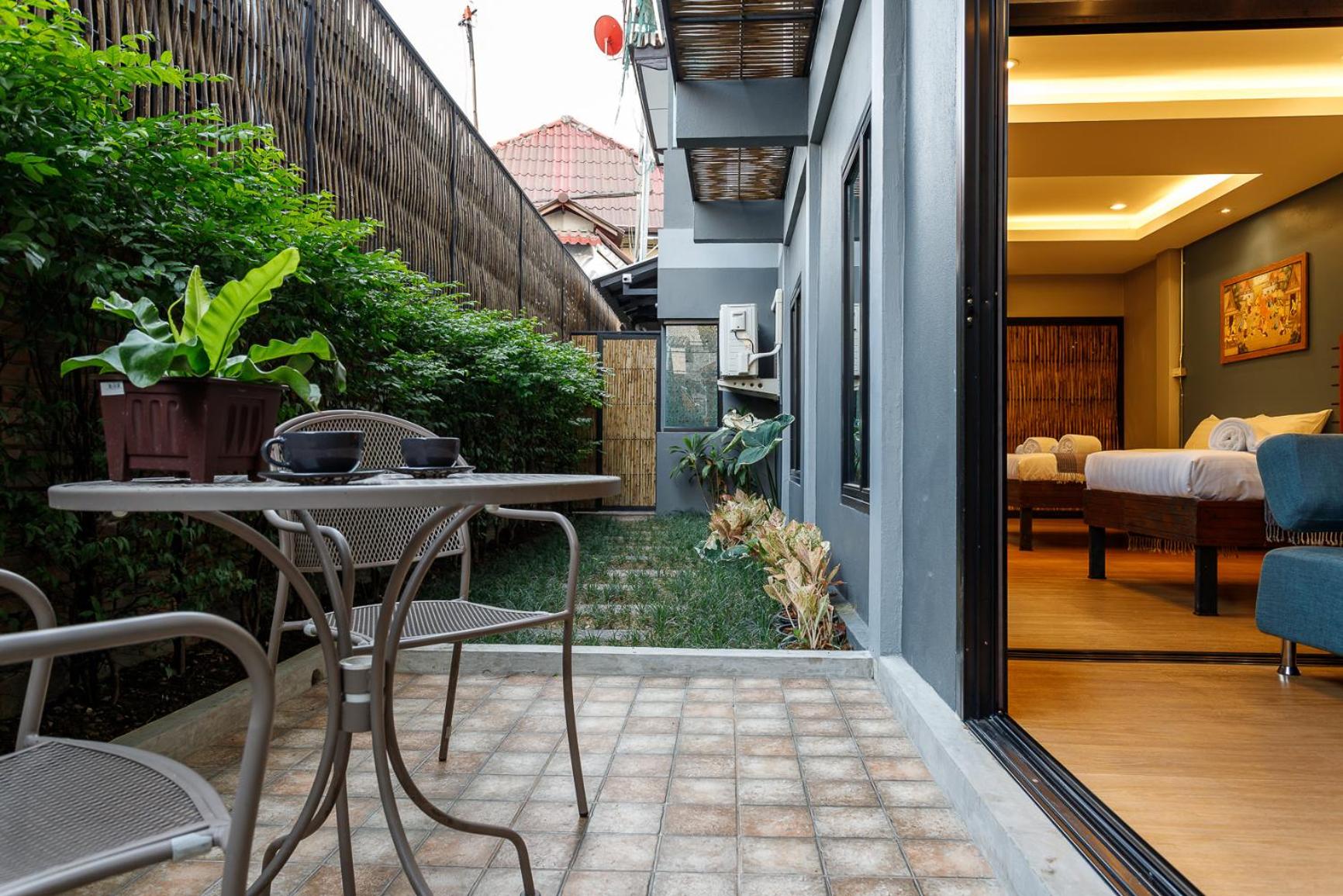 Triple Room with Private Bathroom - Photo 10