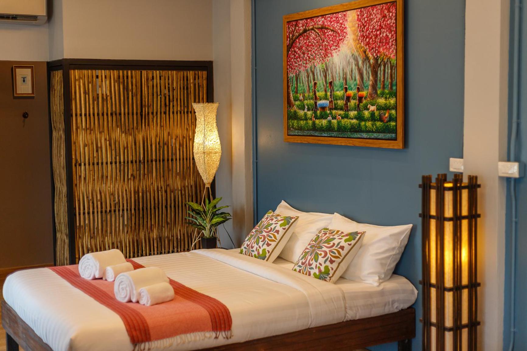 Triple Room with Balcony - Photo 12