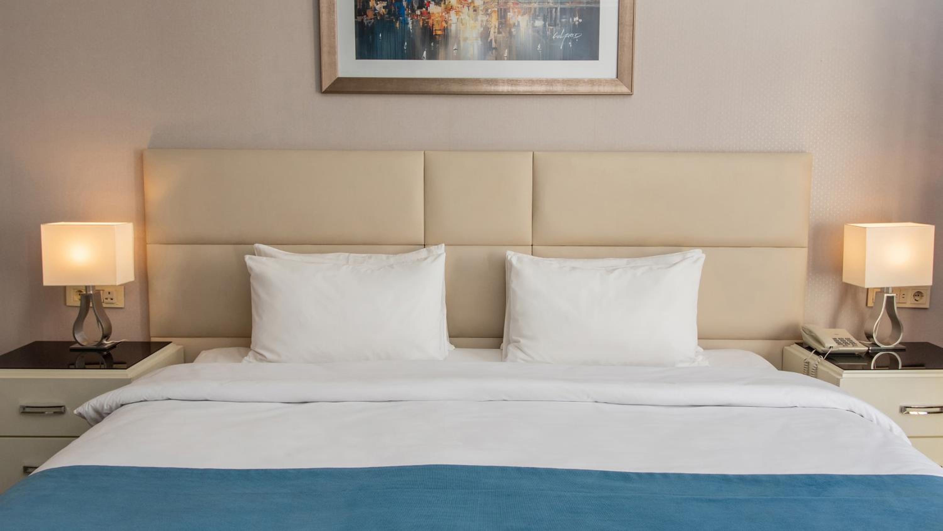 Deluxe Double Room - Photo 12