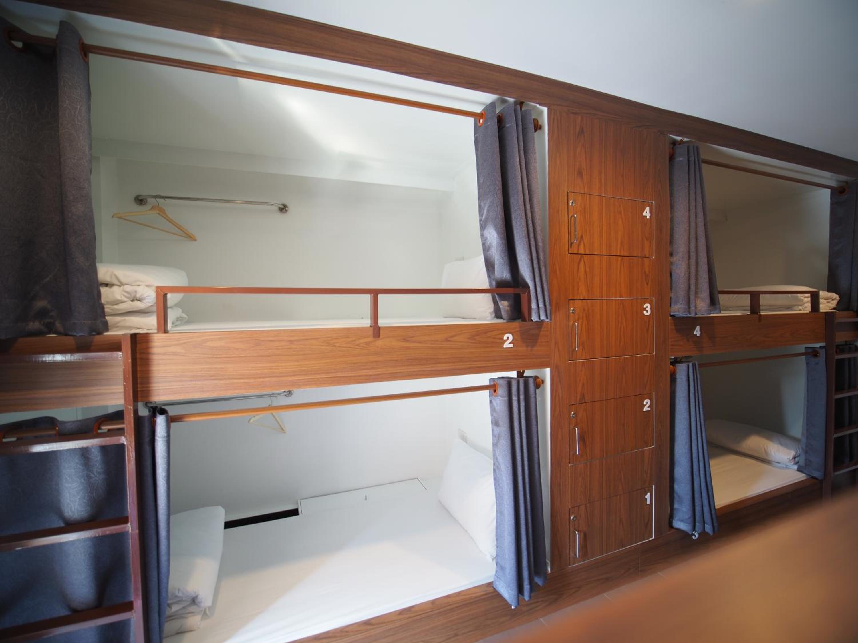 6-Bed Mixed Dormitory Room