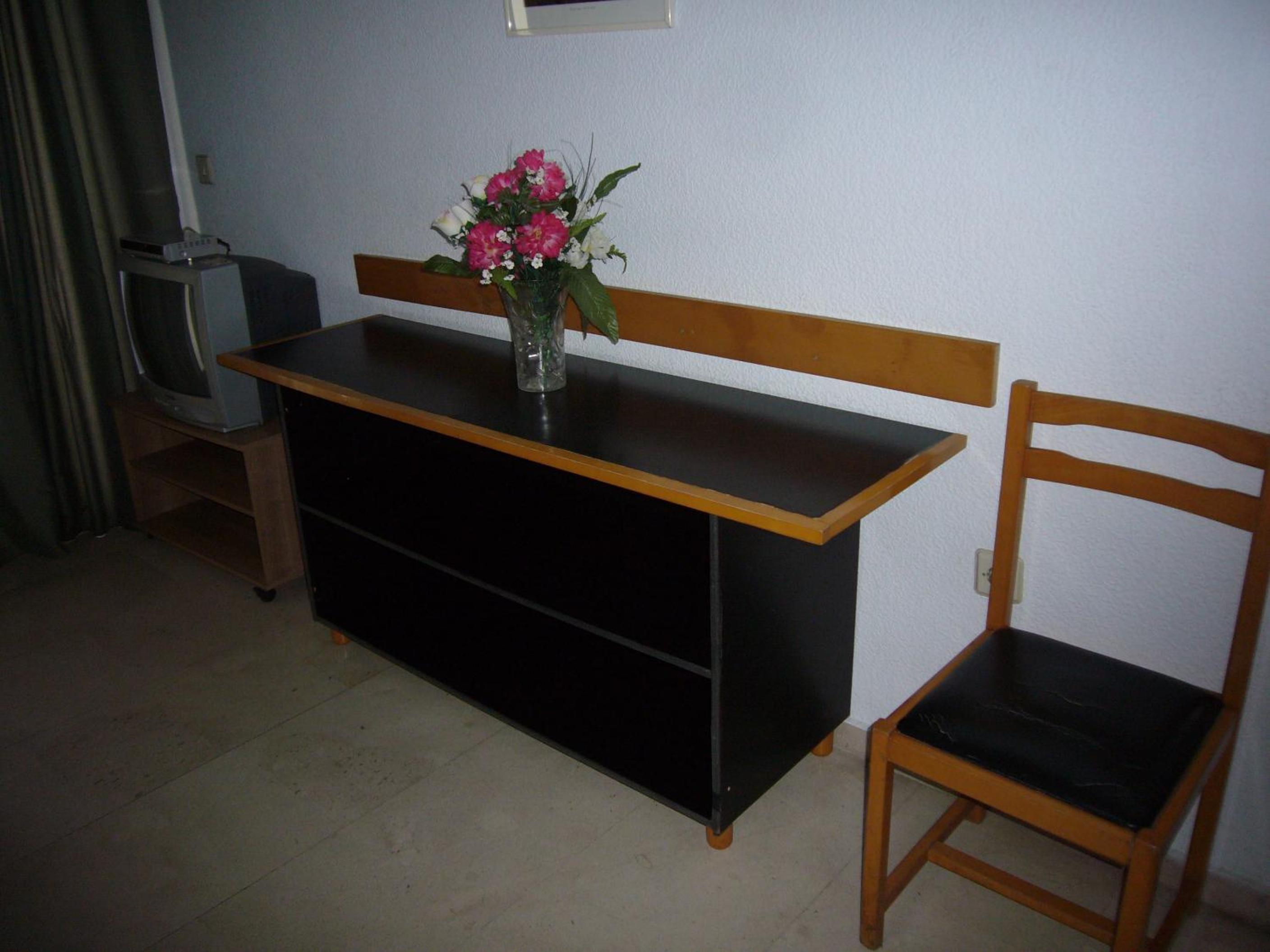 One-Bedroom Apartment - Photo 13