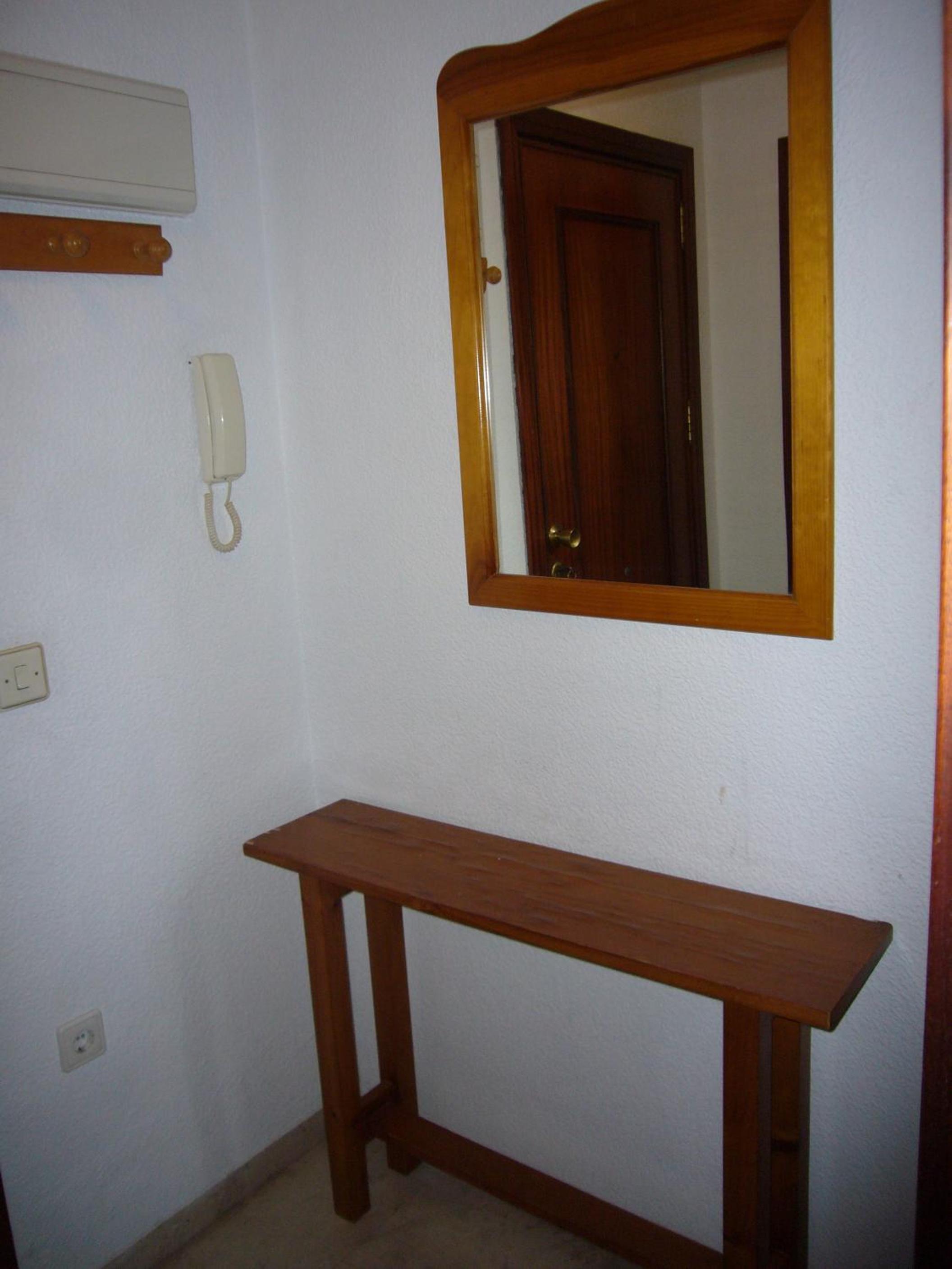 One-Bedroom Apartment - Photo 5