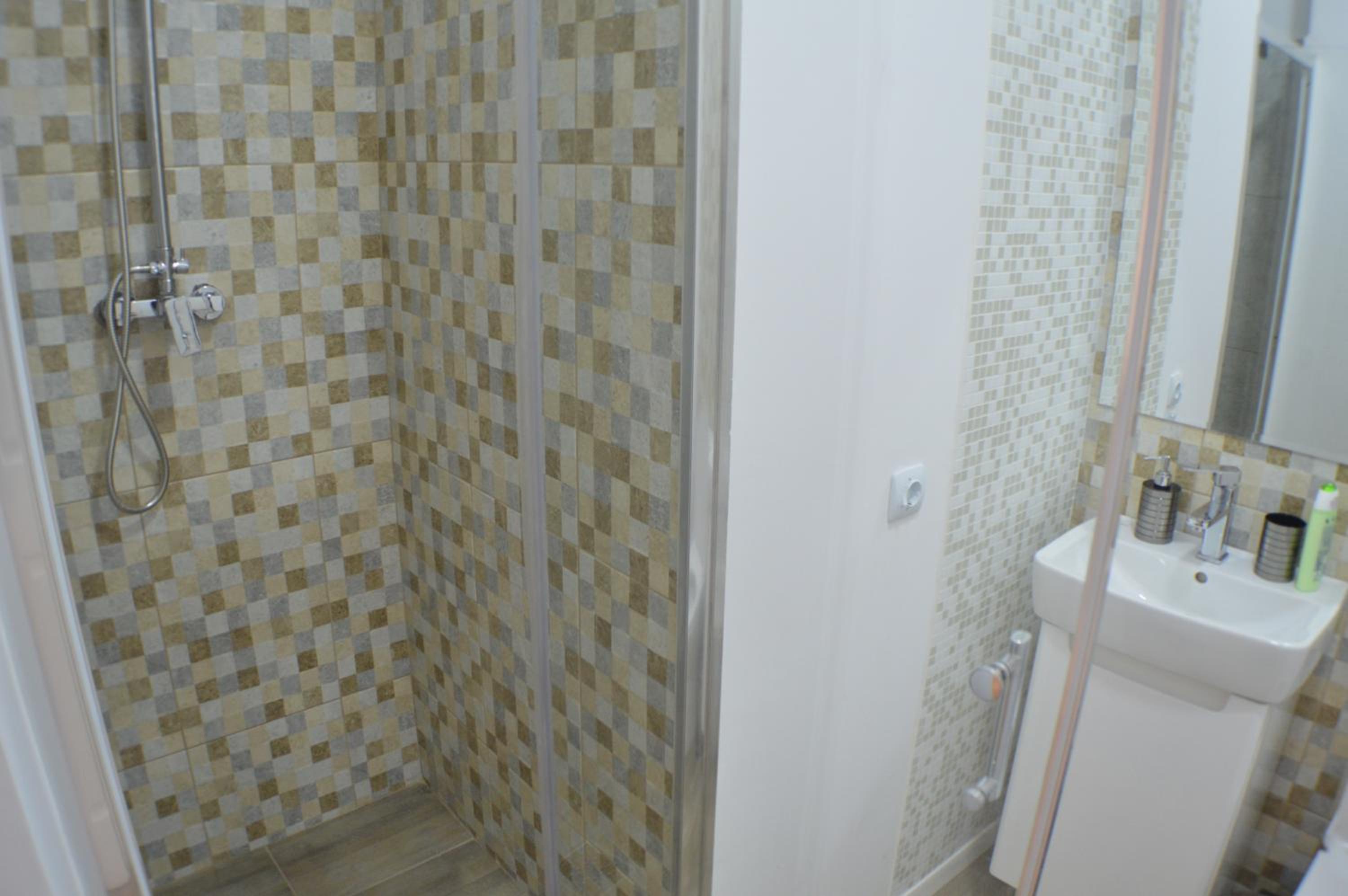 One-Bedroom Apartment - Photo 17